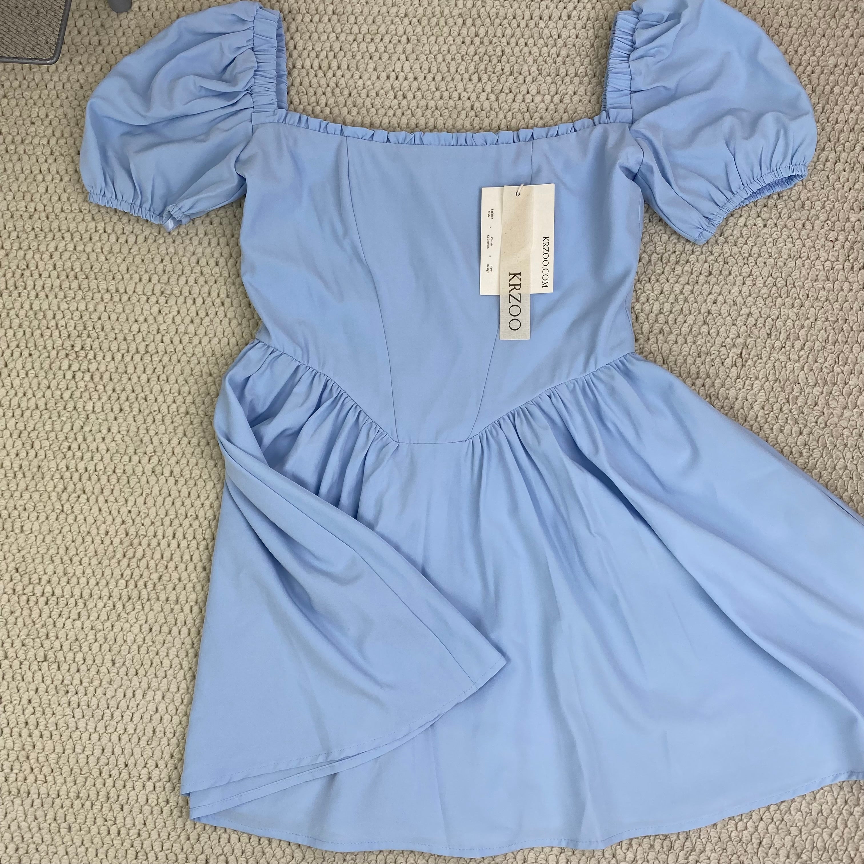 Puff sleeve pleated dress