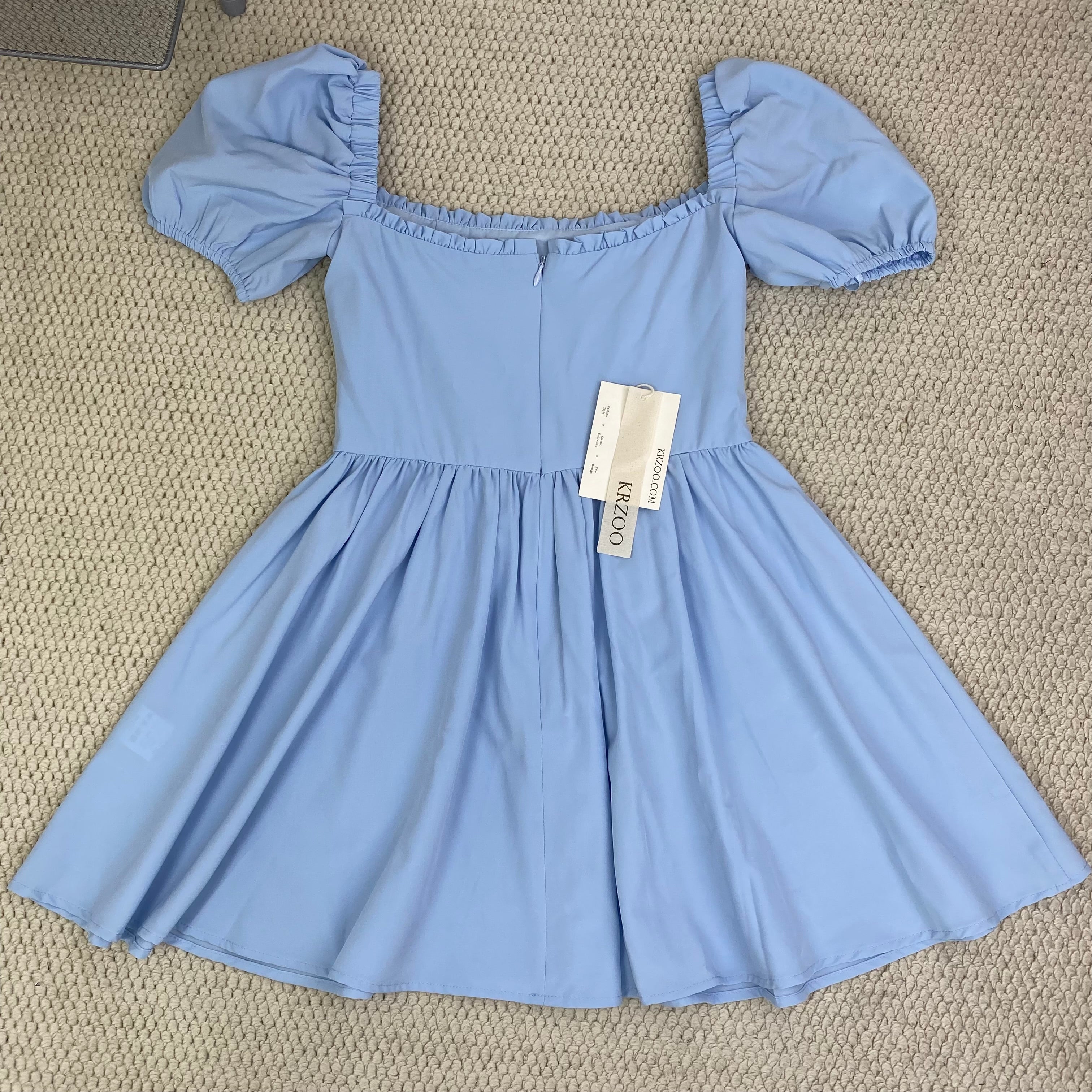 Puff sleeve pleated dress