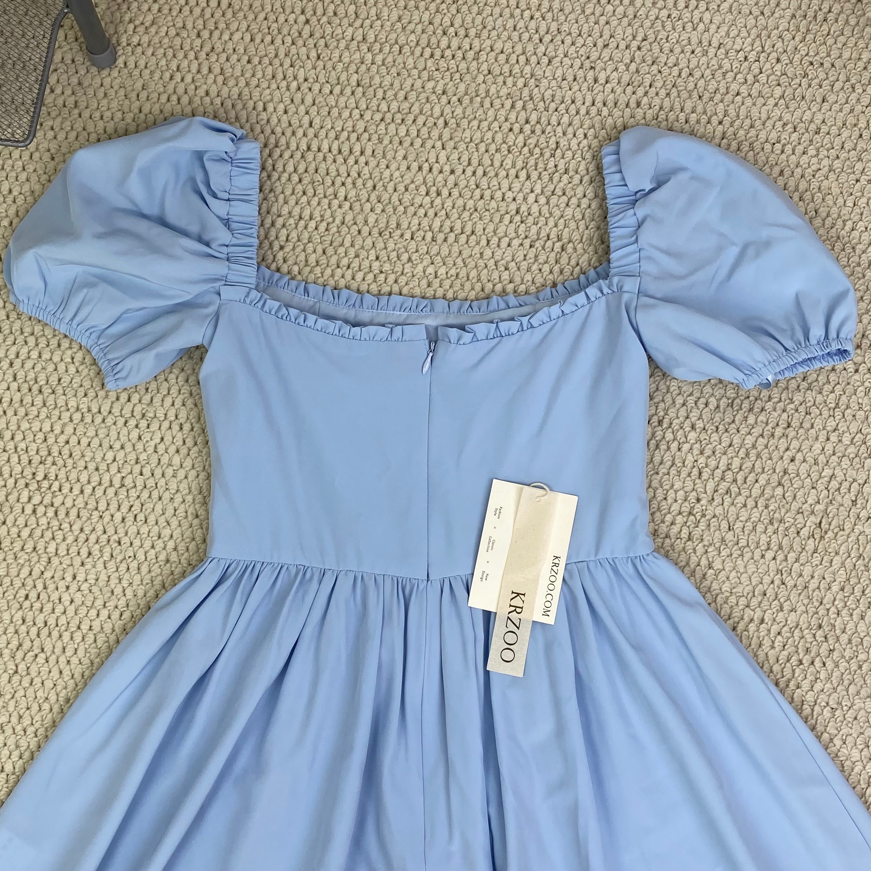 Puff sleeve pleated dress