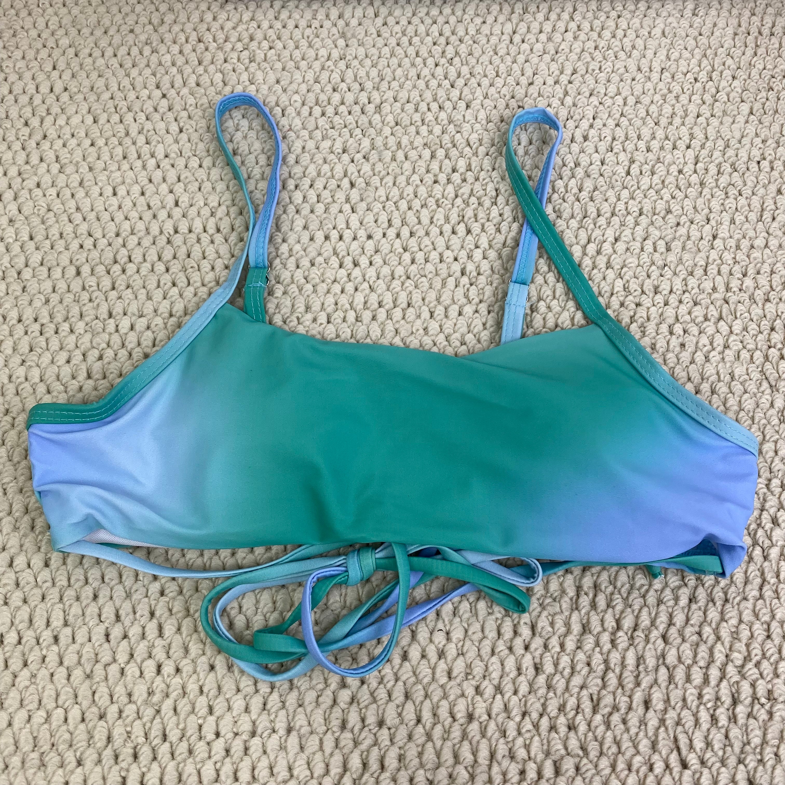 Separate three-piece swimming suit