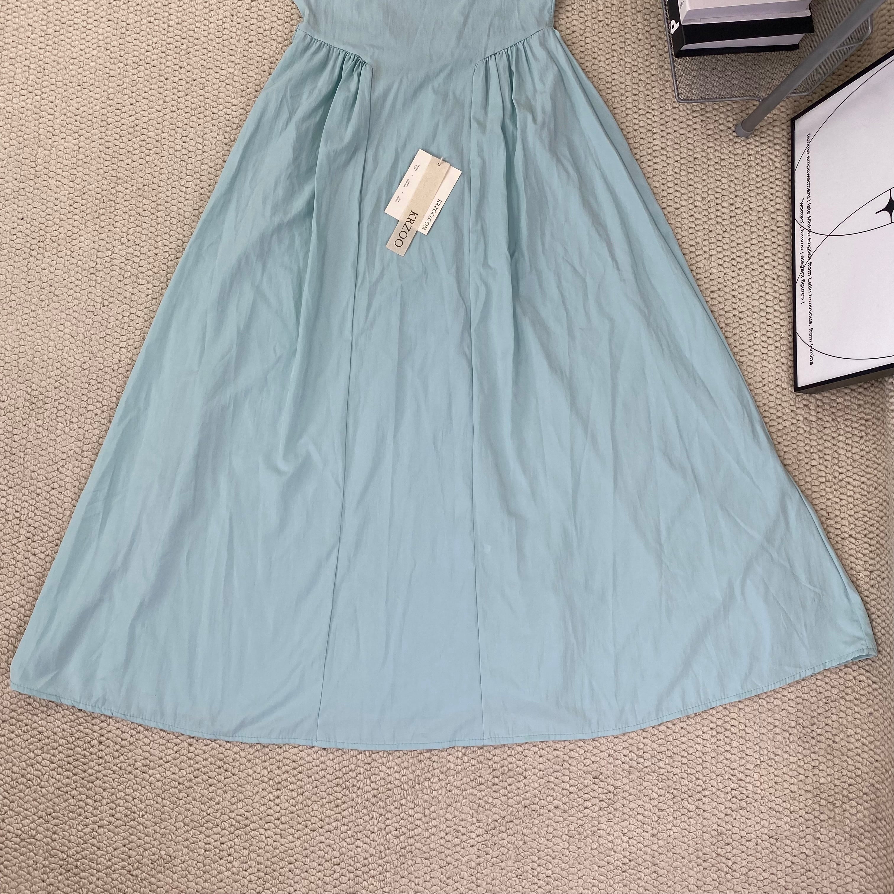 Strap waist-hugging dress