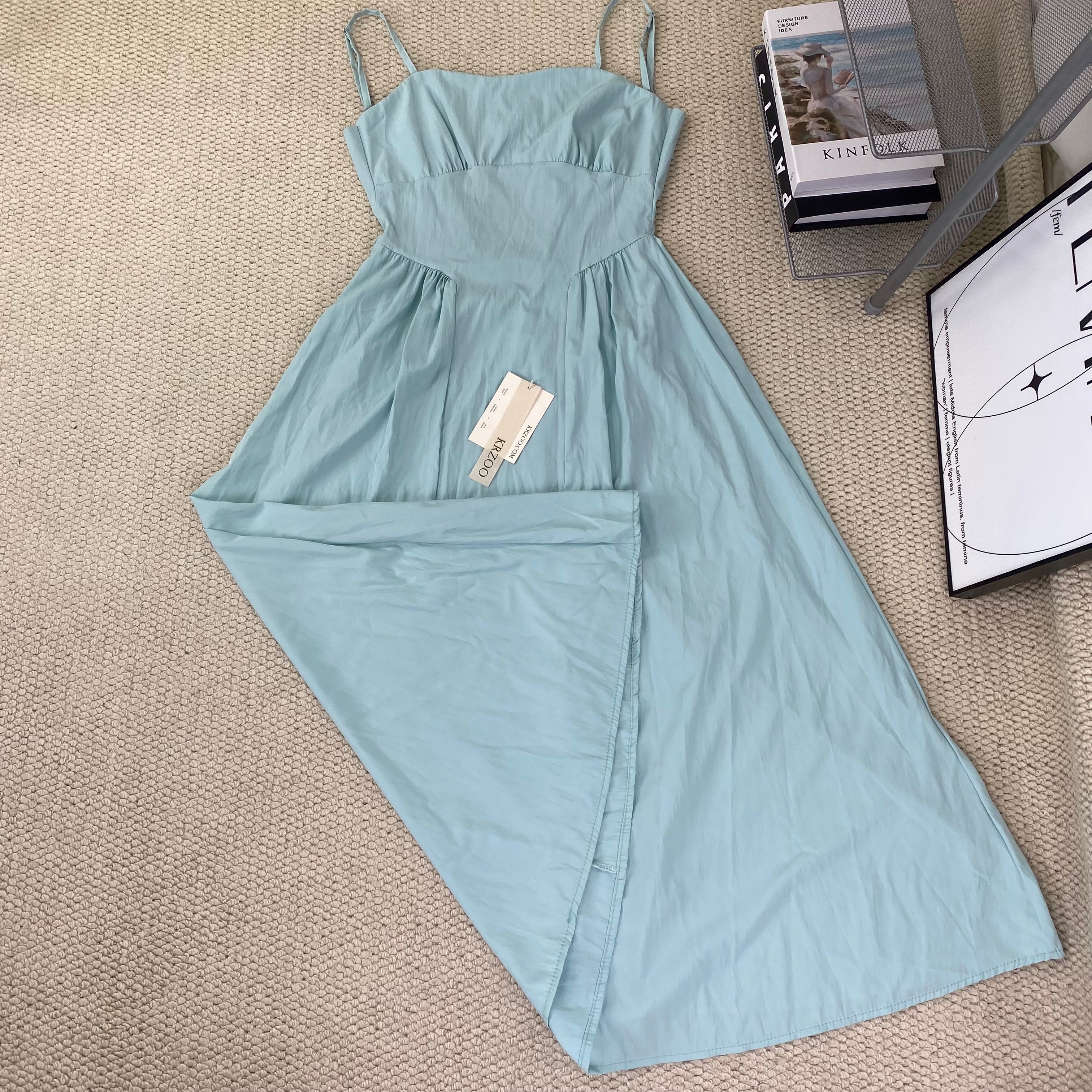 Strap waist-hugging dress