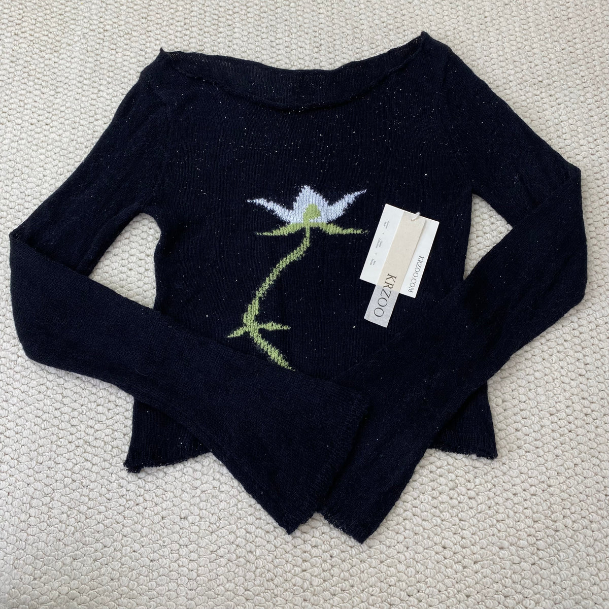 Floral short-sleeved sweater with fluttering sleeves