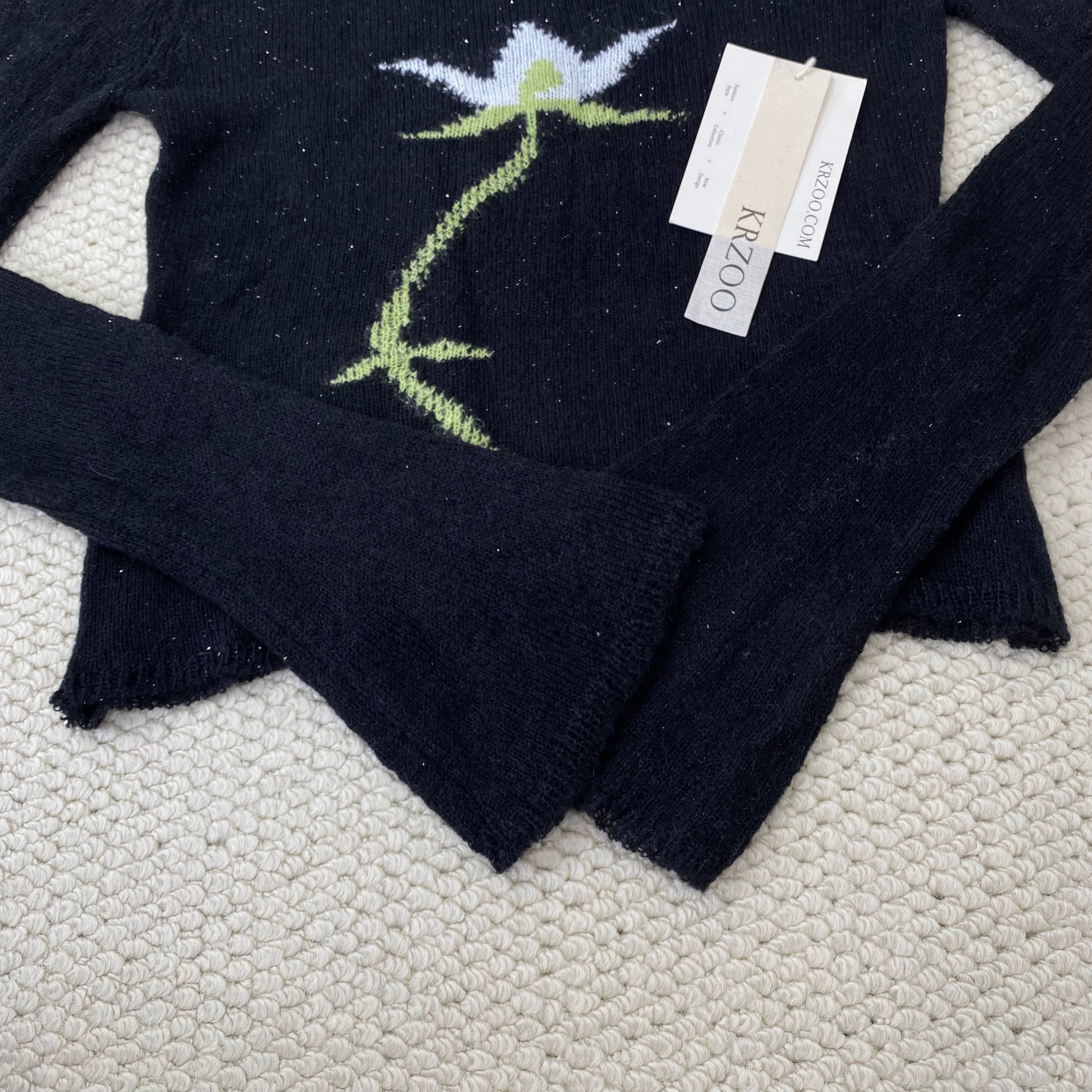 Floral short-sleeved sweater with fluttering sleeves
