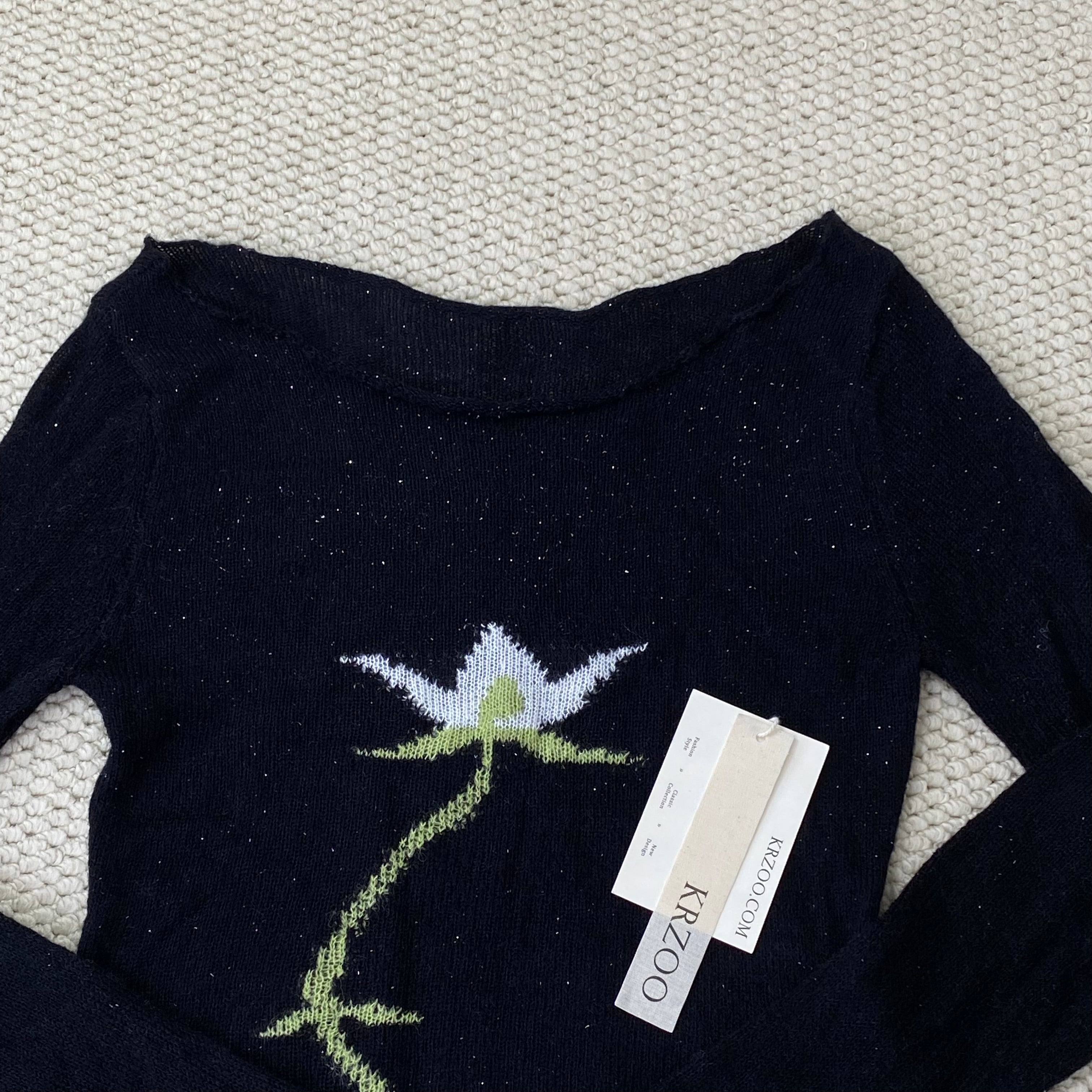 Floral short-sleeved sweater with fluttering sleeves