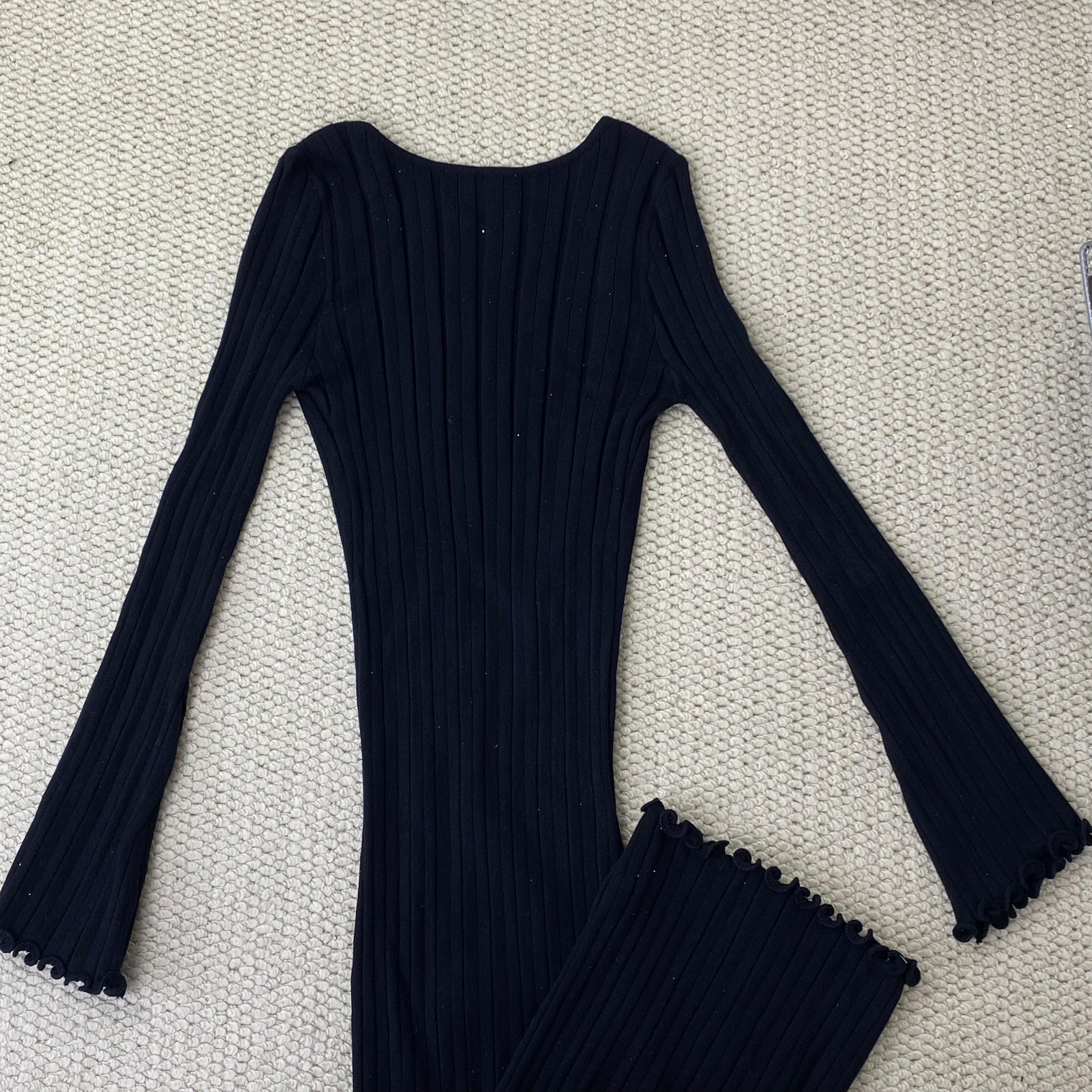Ruffled-edge off-the-shoulder knitted long dress