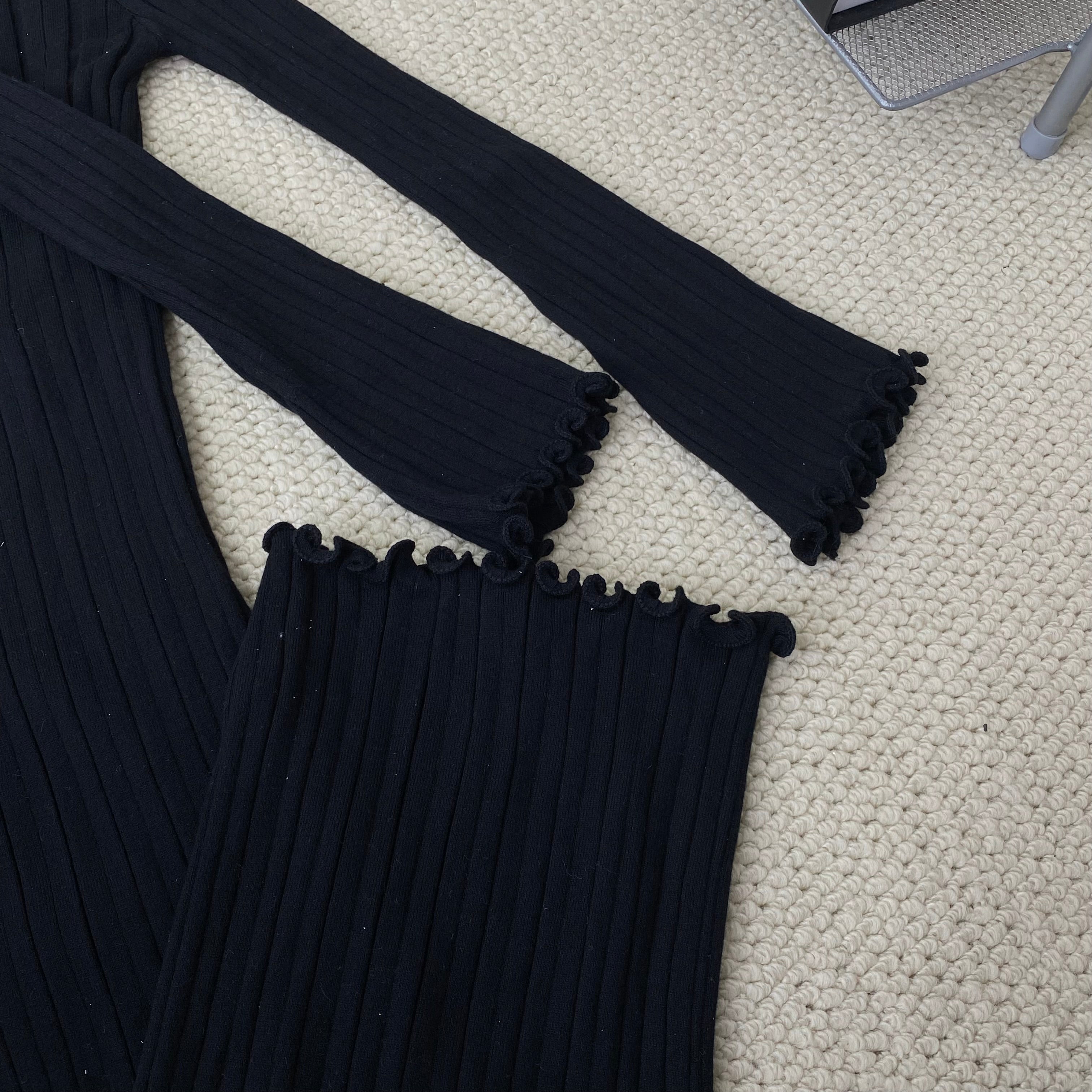 Ruffled-edge off-the-shoulder knitted long dress