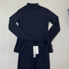 Base layer shirt and long-sleeved T-shirt set