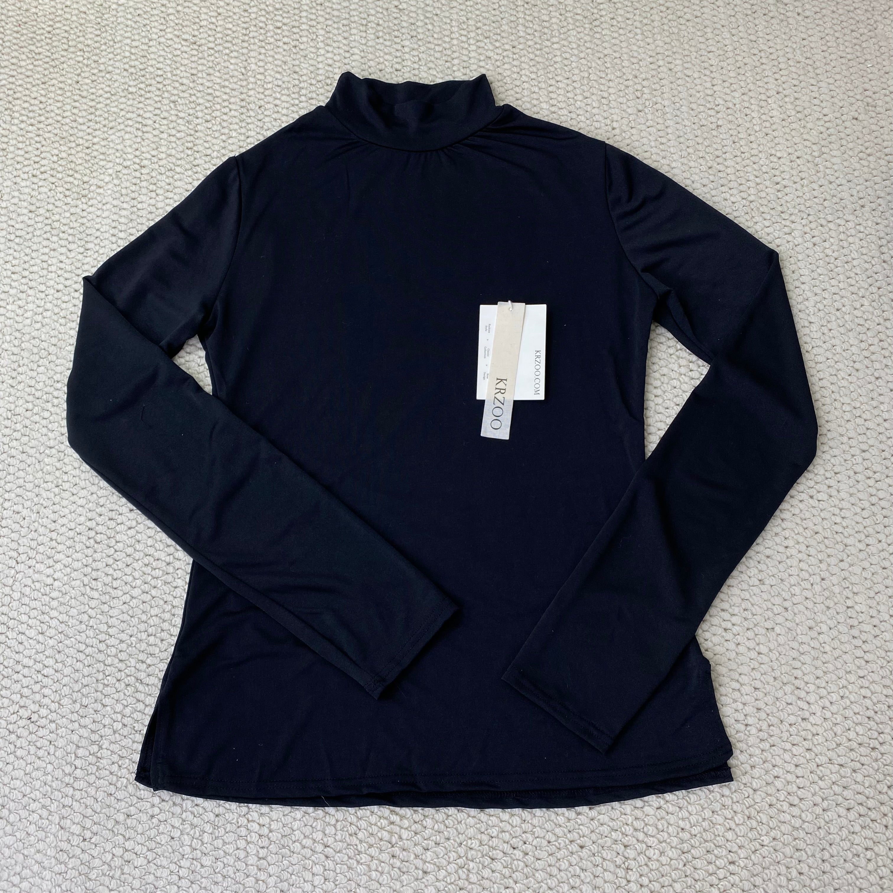Base layer shirt and long-sleeved T-shirt set
