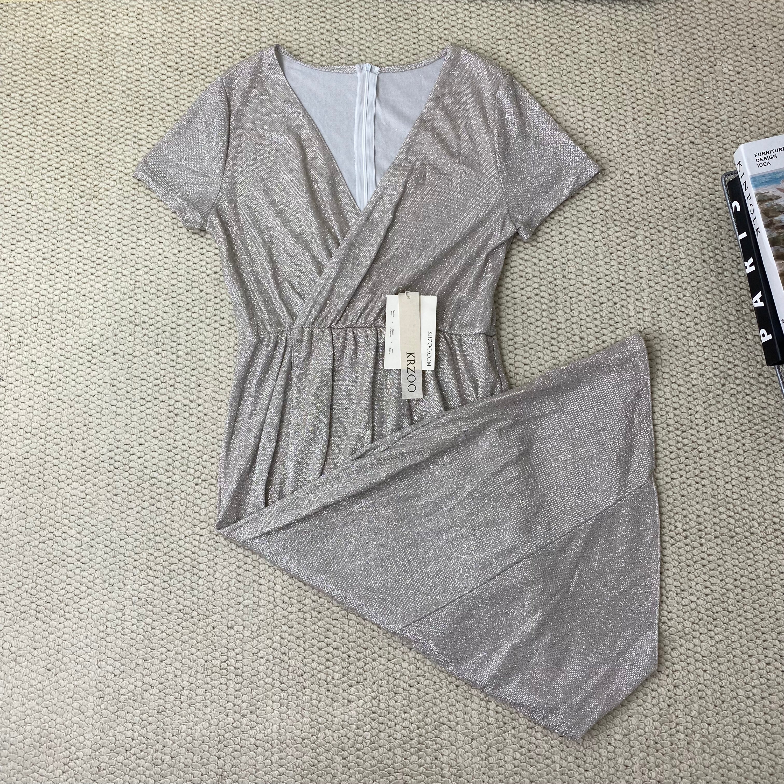 Gold-stamped V-neck slit dress