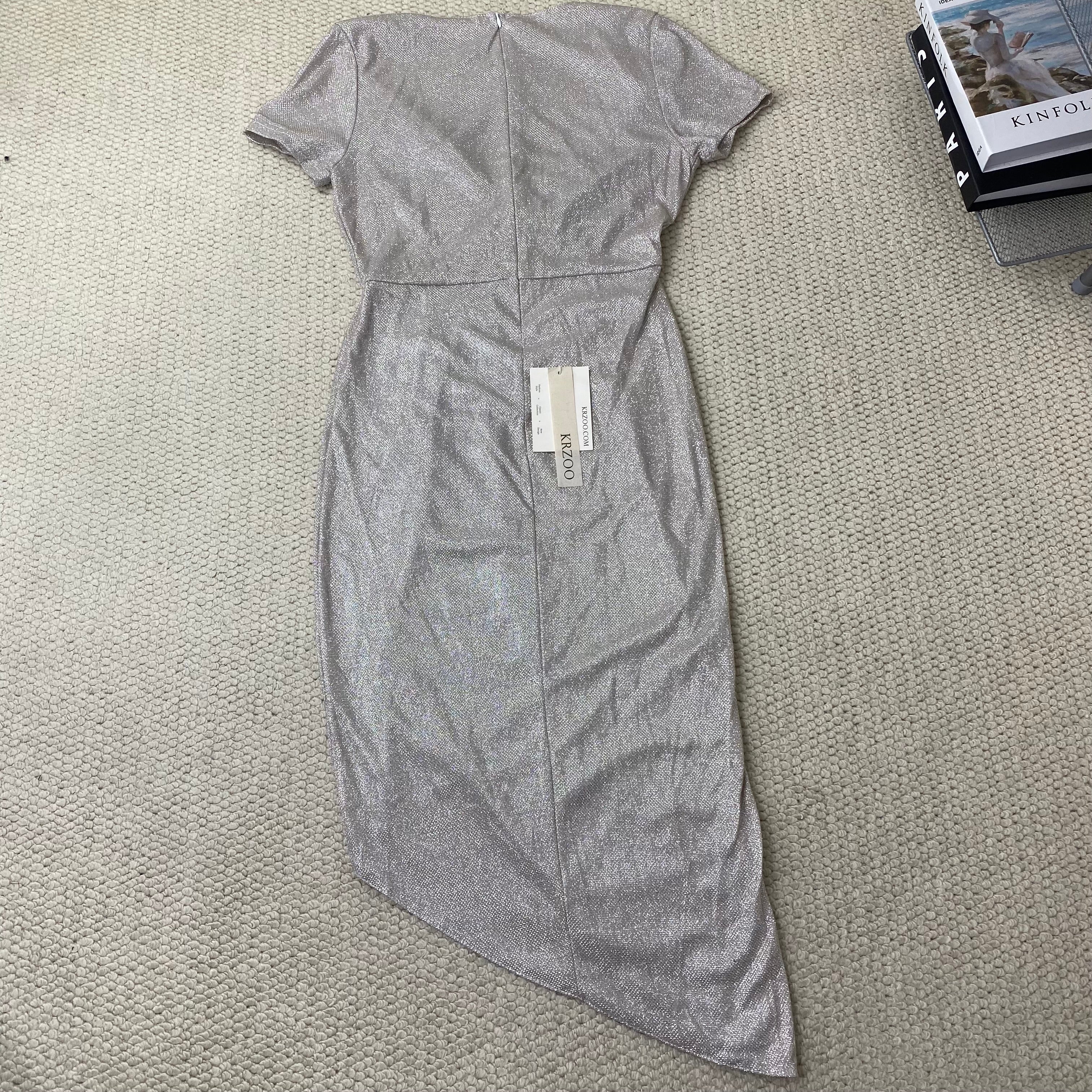 Gold-stamped V-neck slit dress