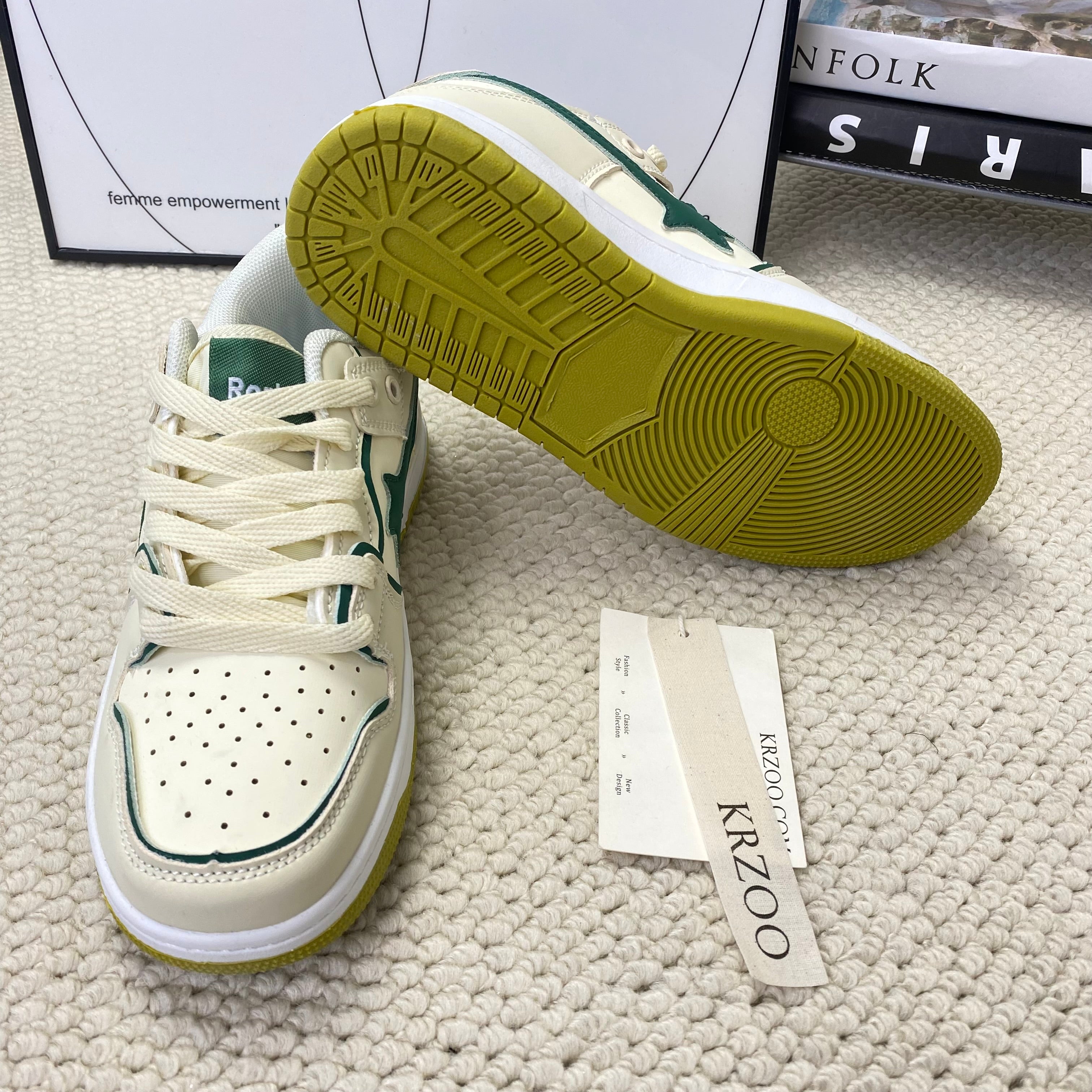 Casual shoes and versatile sneakers