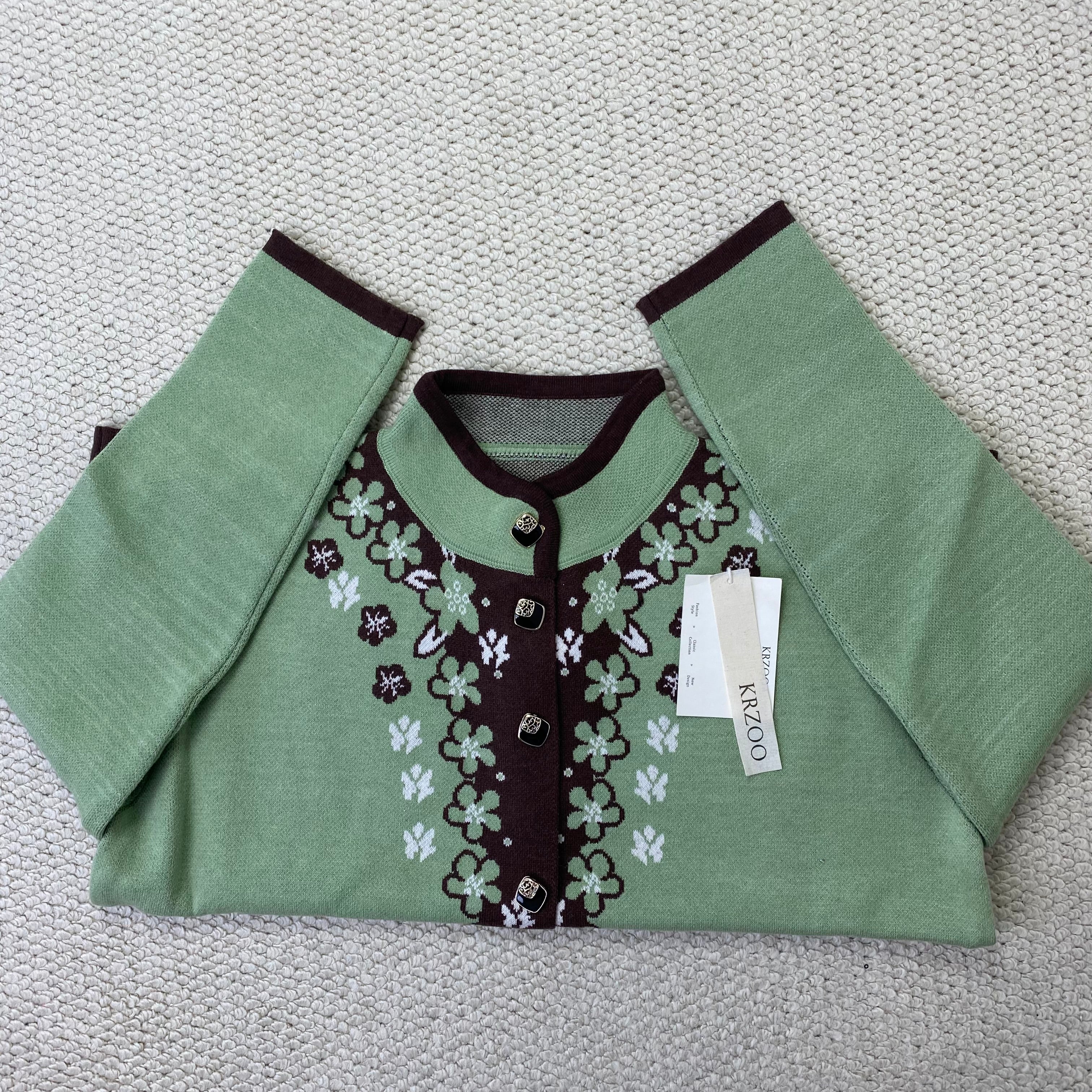 Quality Flower Knitted Coat