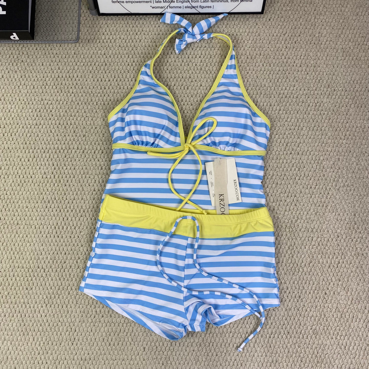 Dot pattern swimsuit two-piece set