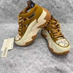 Inner-height soft leather hollow-out casual shoes