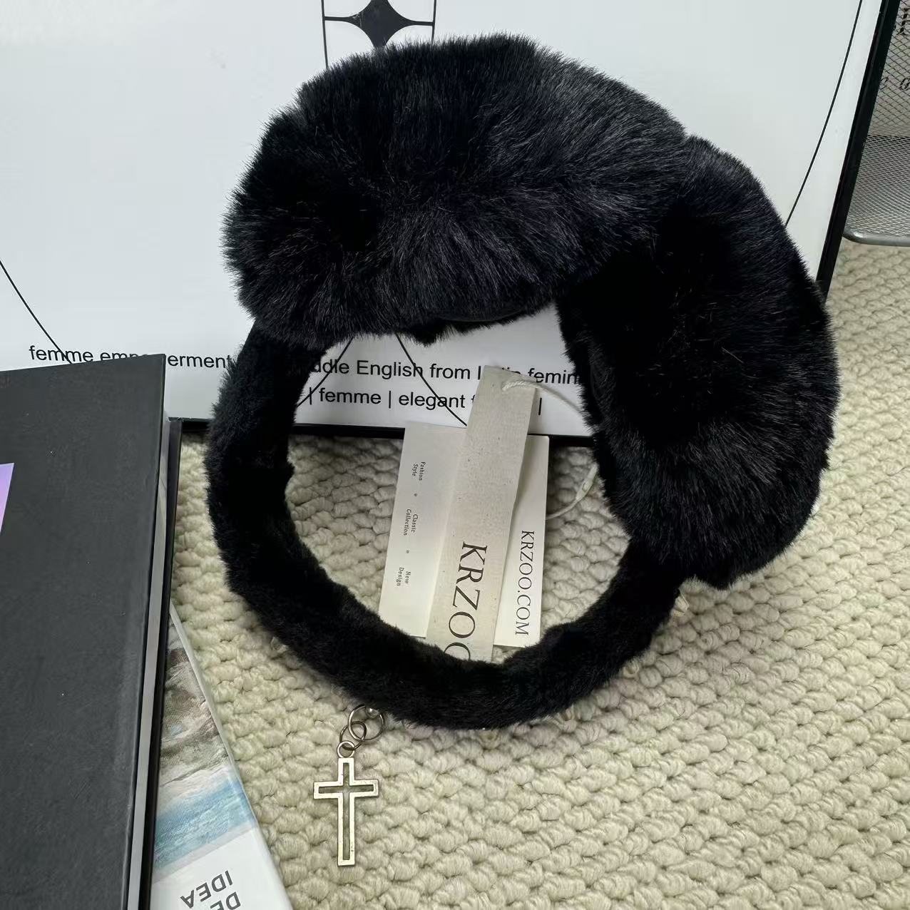 Sheepskin one-piece warm ear cover