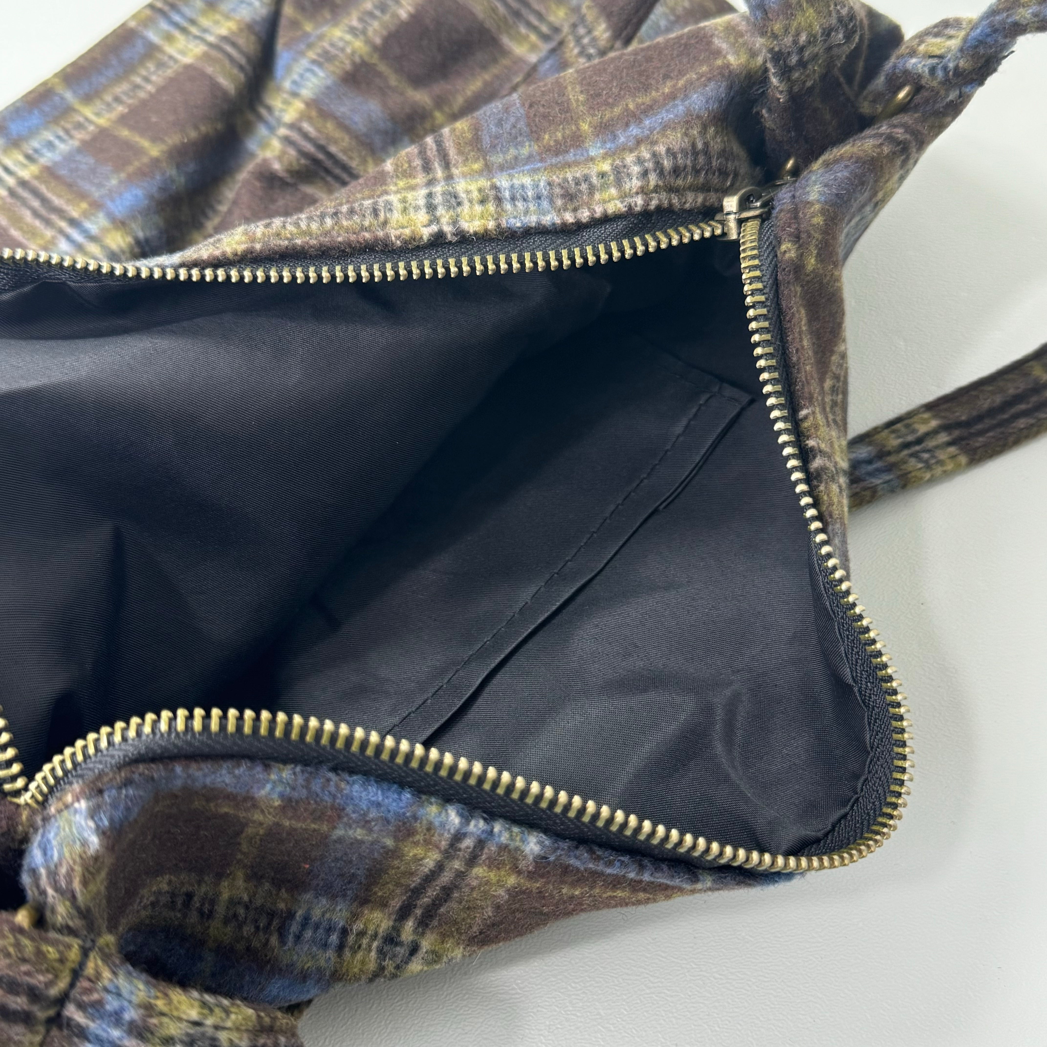 Cashmere checked shoulder bag