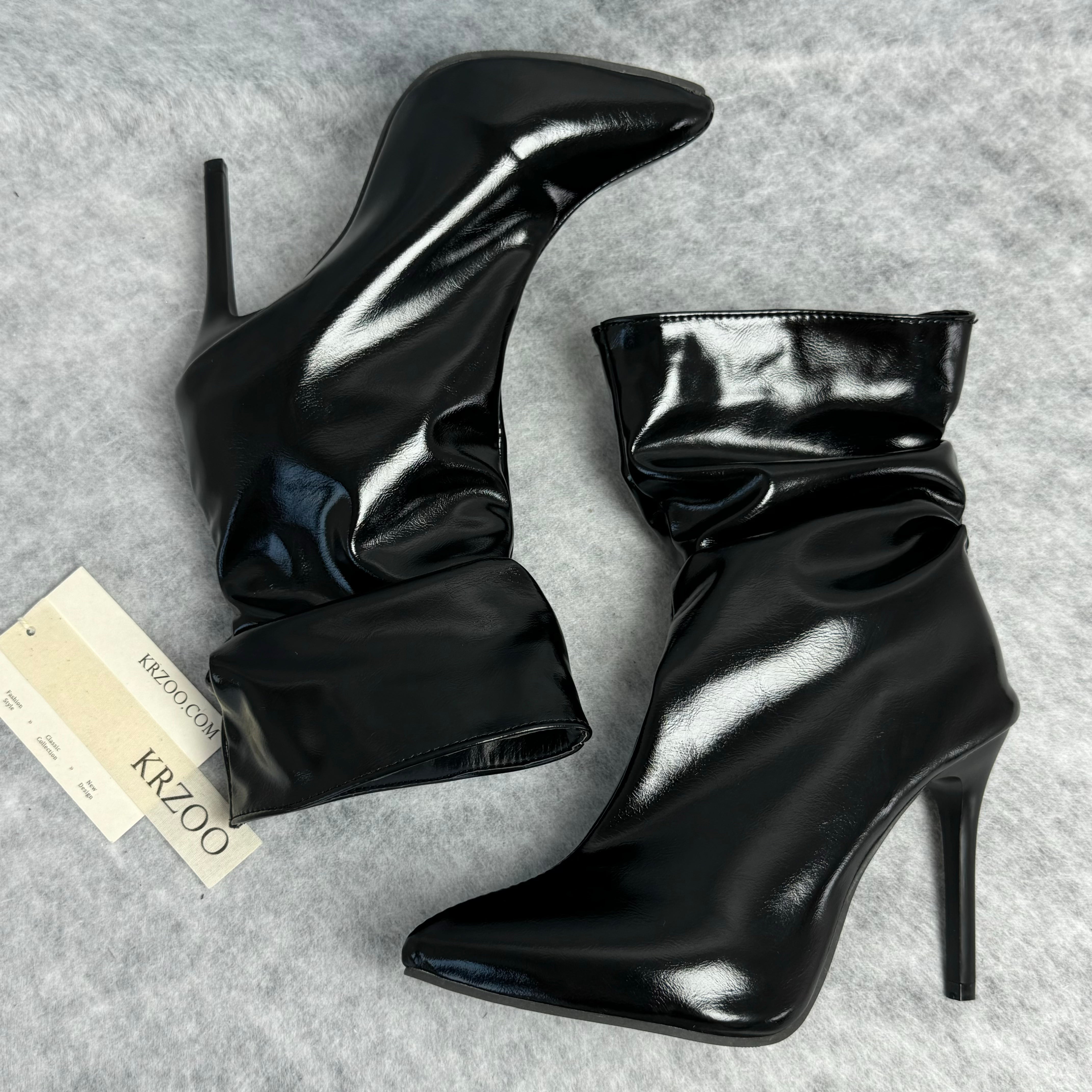 Pointed short stack boots