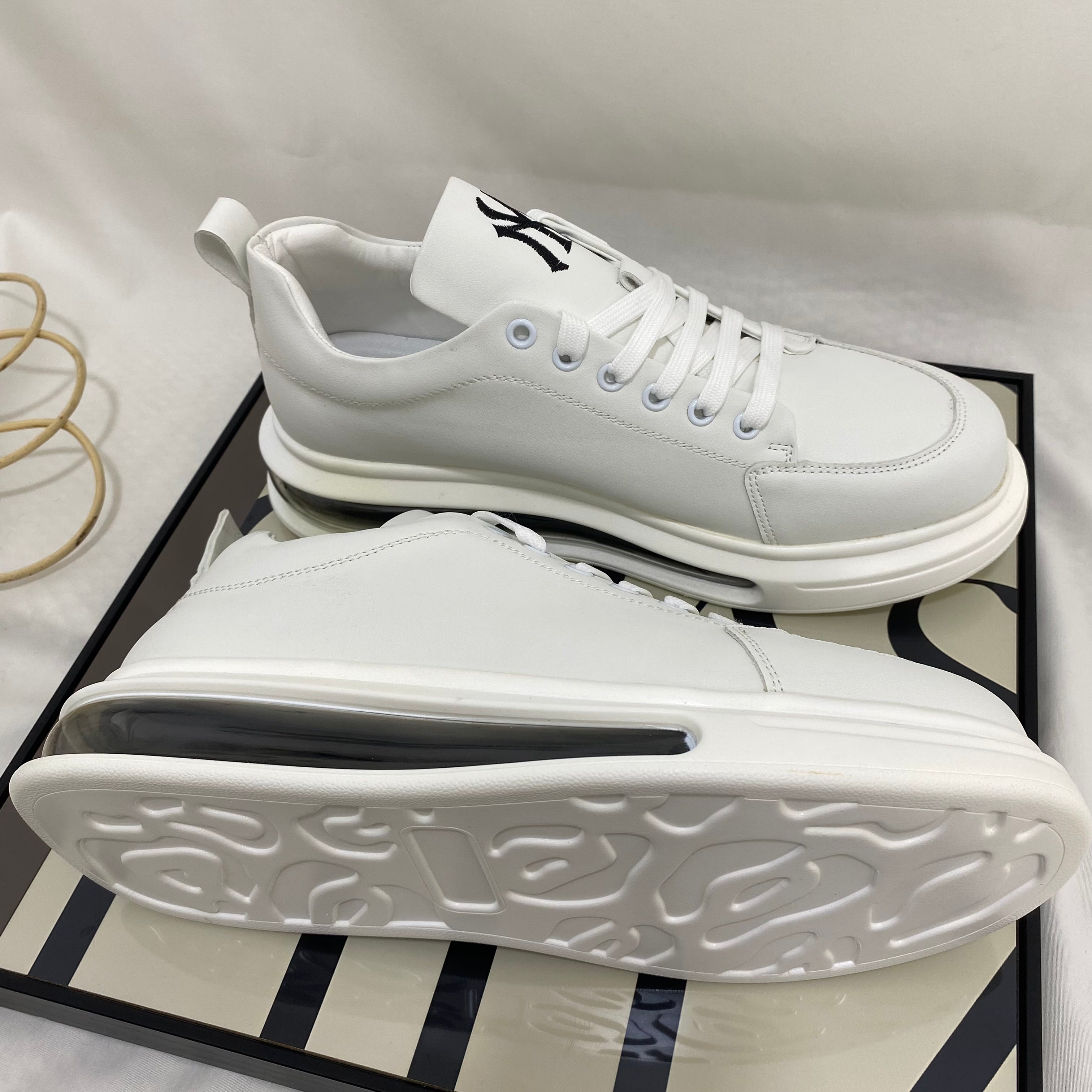 Low-Top Versatile Breathable White Shoes