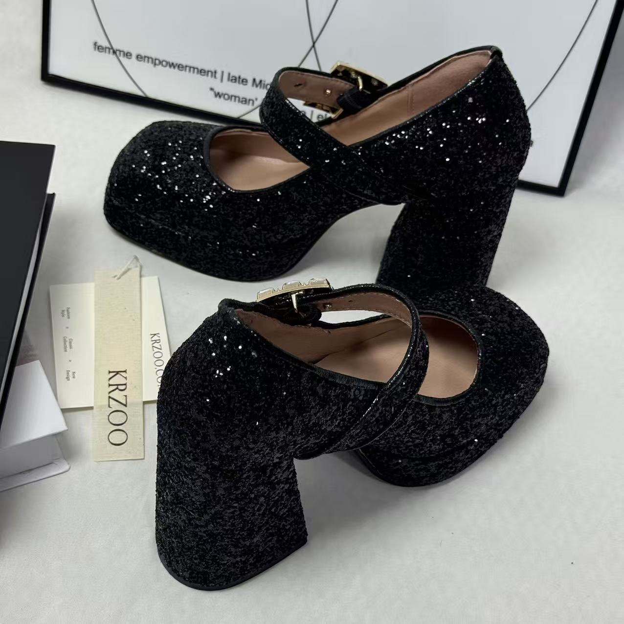 Pleated pointed-toe low-heeled shoes