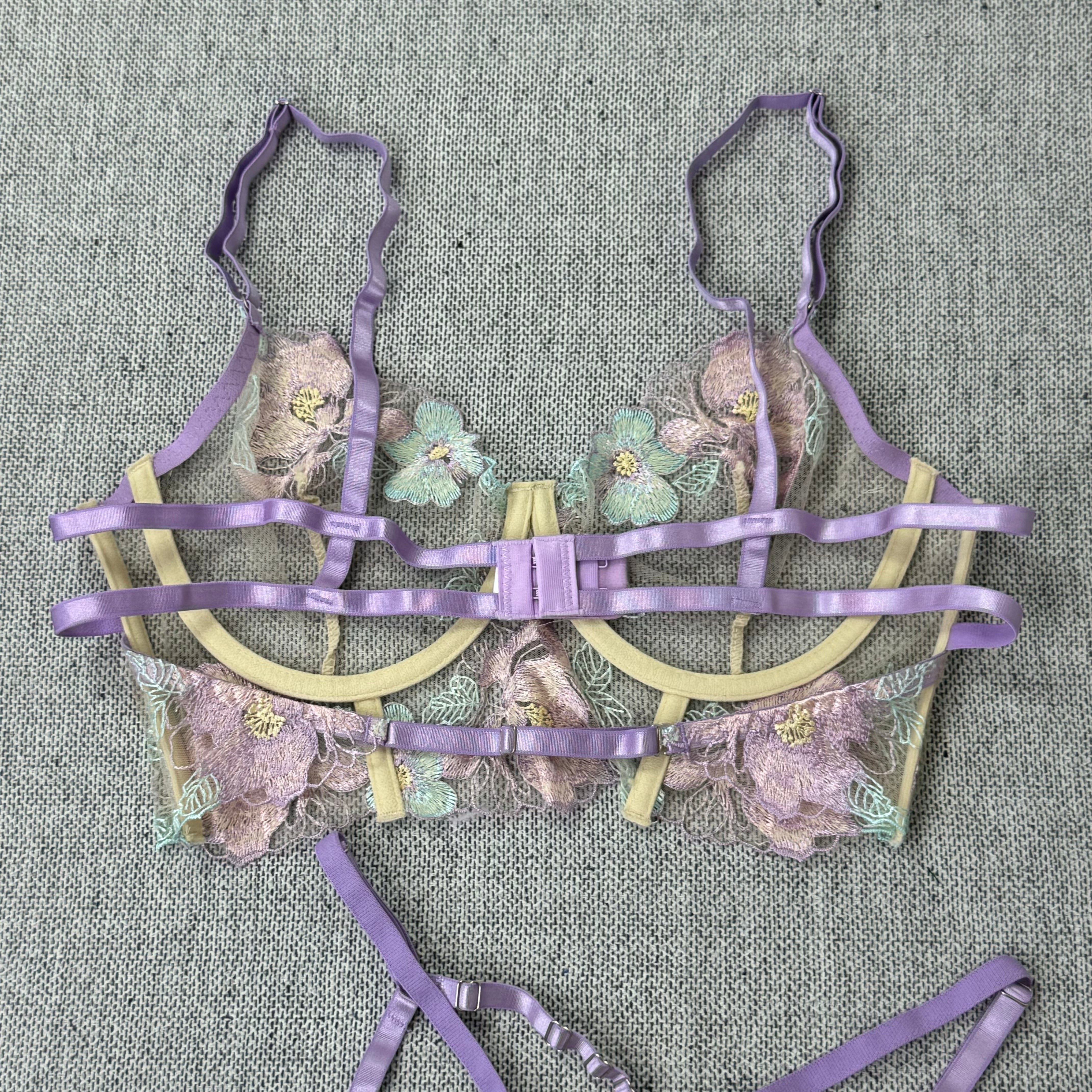 Heavy-duty embroidered floral lingerie set