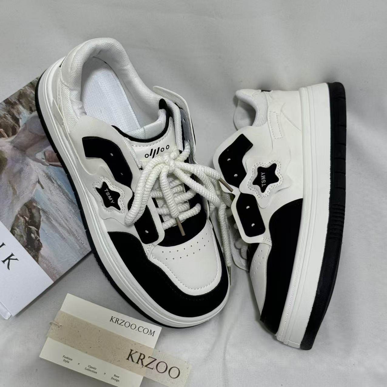 Lightweight Thick-Soled Casual Sneakers