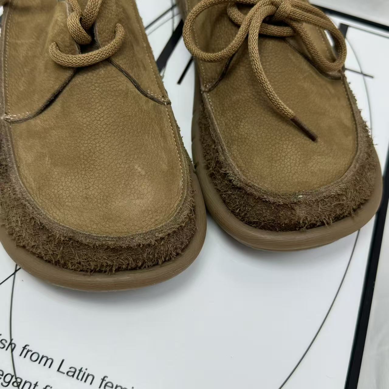 Leather lace-up low-top shoes