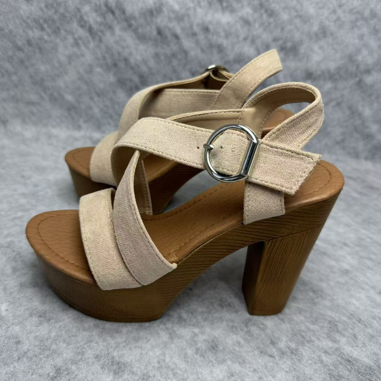 Fish-mouth ankle strap buckle platform shoes