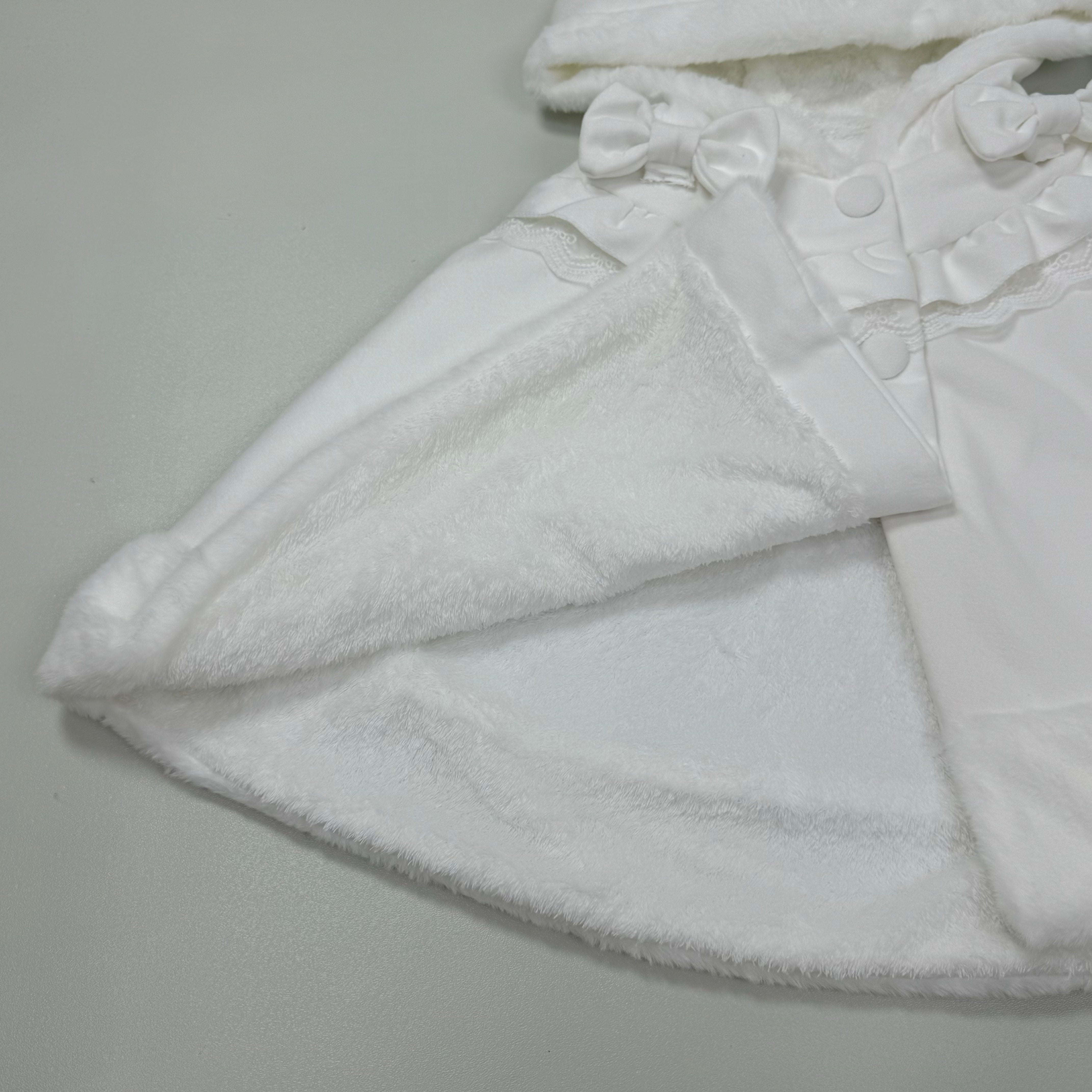 Cashmere cape or shawl-style coat