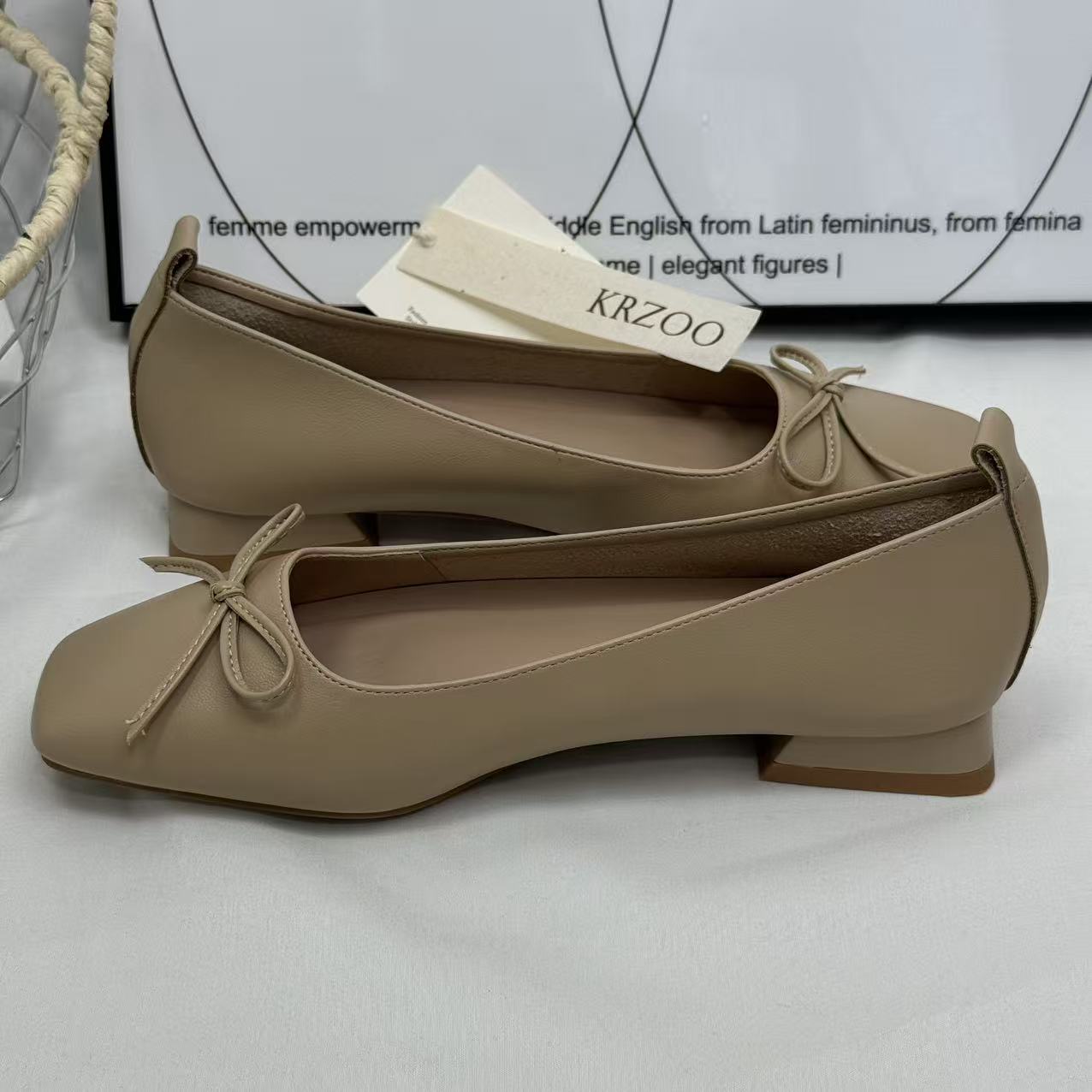 Round-toe low-heeled soft leather shoes