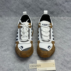 Breathable and shock-absorbing running shoes
