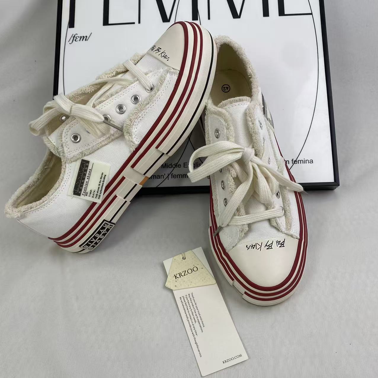 Beggars' canvas shoes with thick soles
