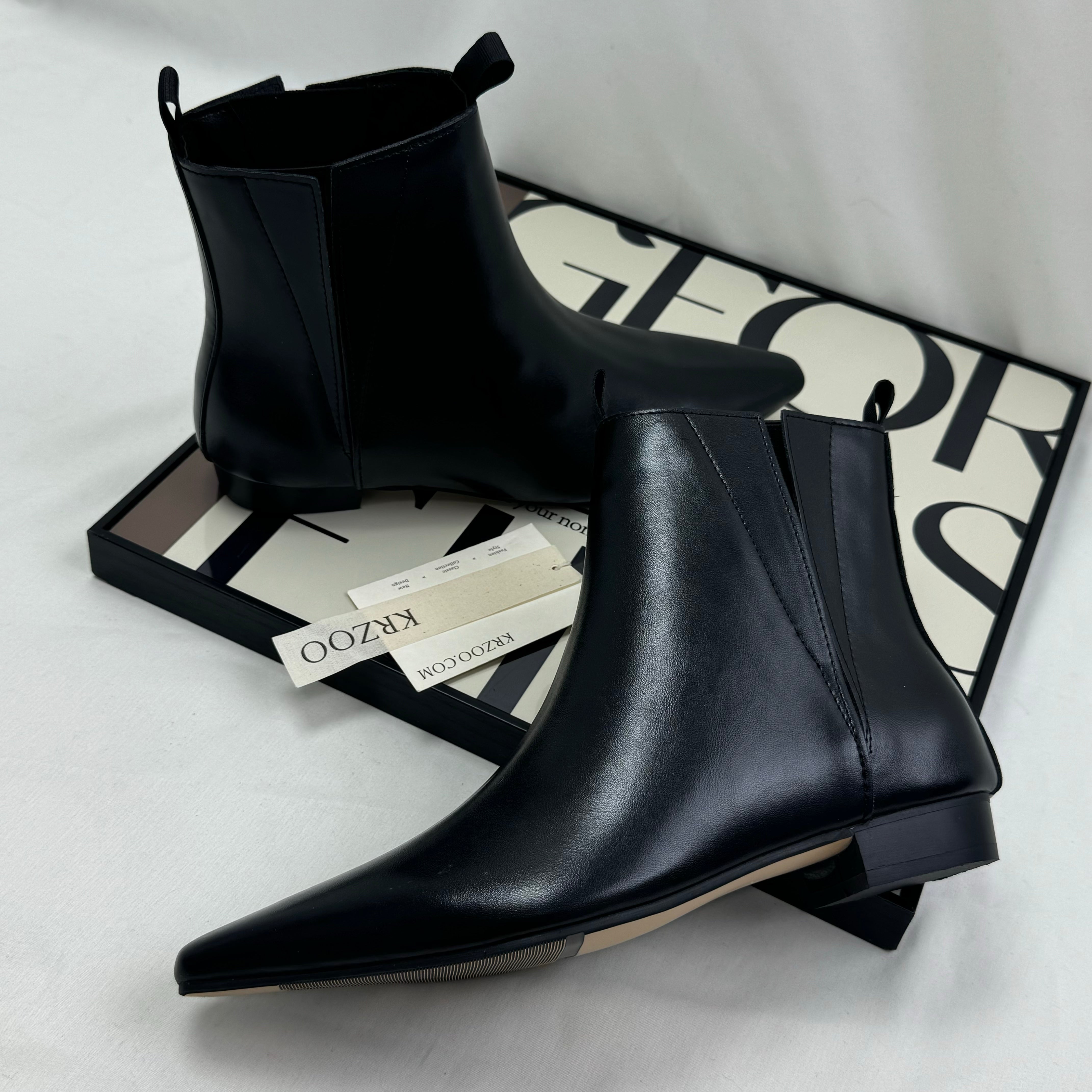 Pointed Chelsea ankle boots