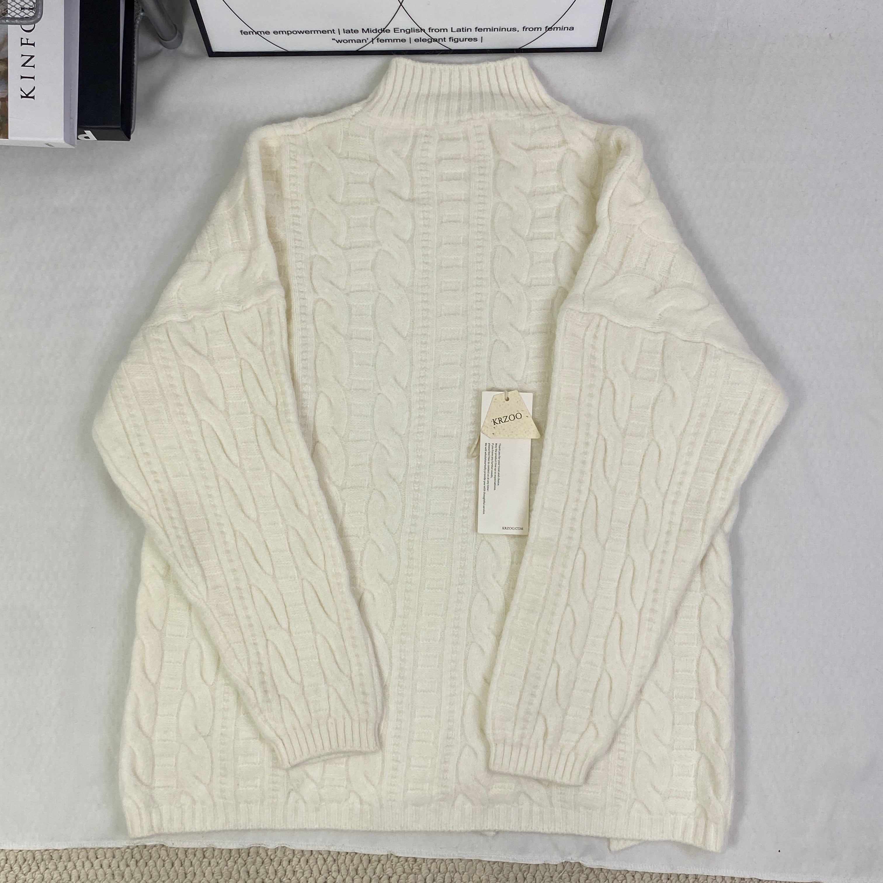 Plaid round-neck pullover sweater