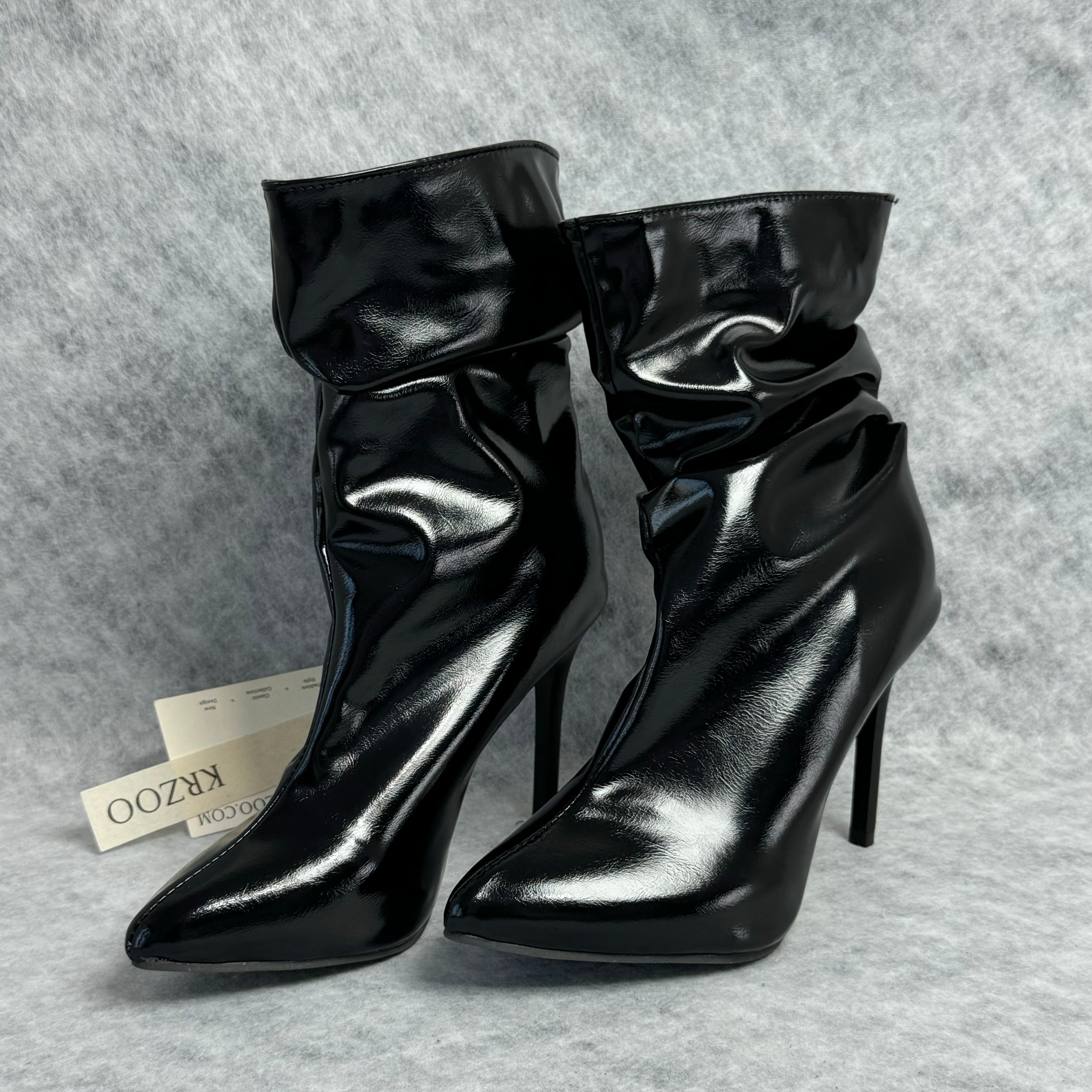 Pointed short stack boots