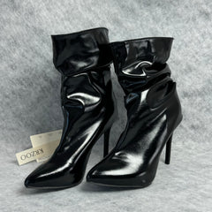 Pointed short stack boots