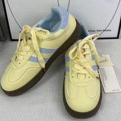 High-top vintage training shoes