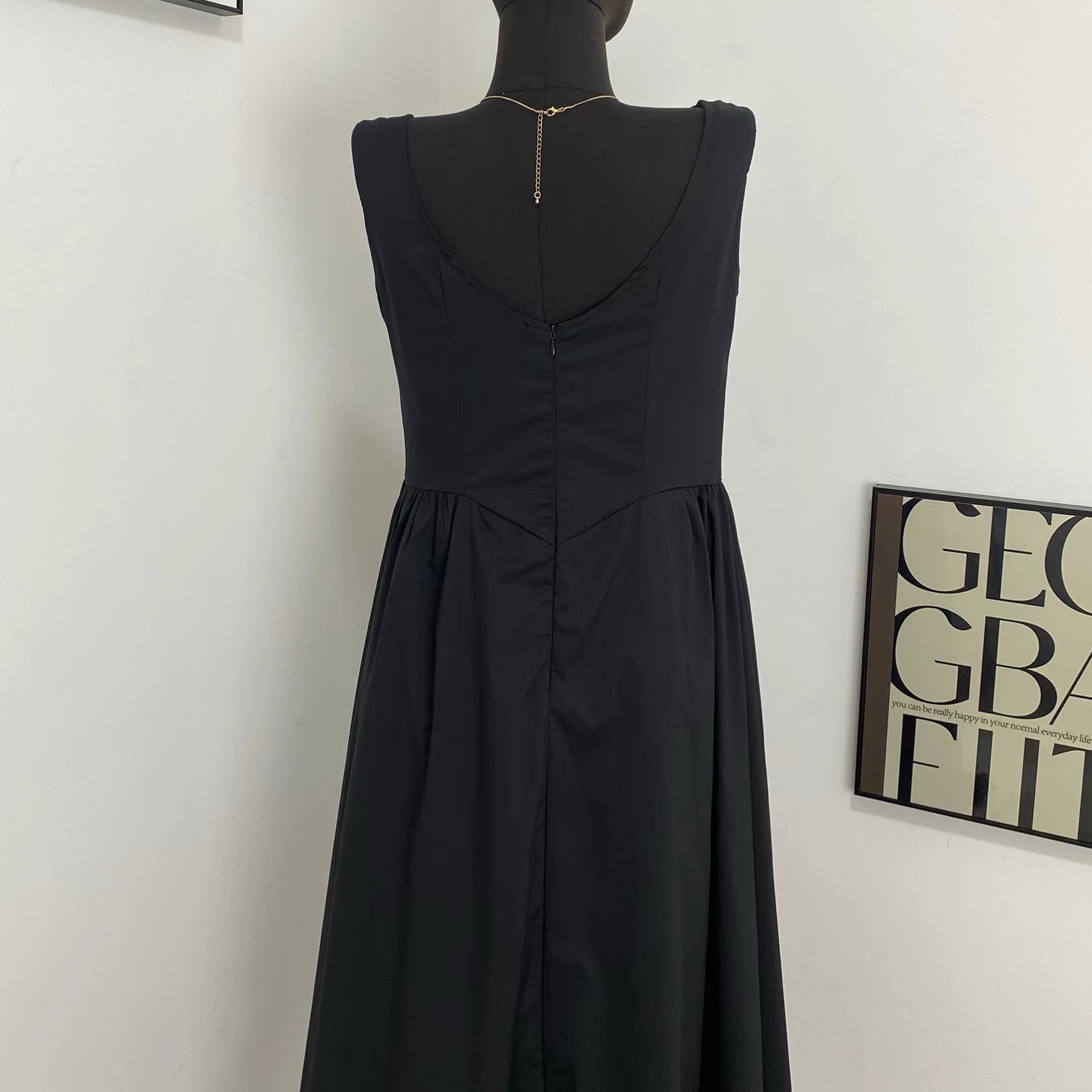 Hepburn Style Sleeveless Dress