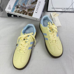 High-top vintage training shoes