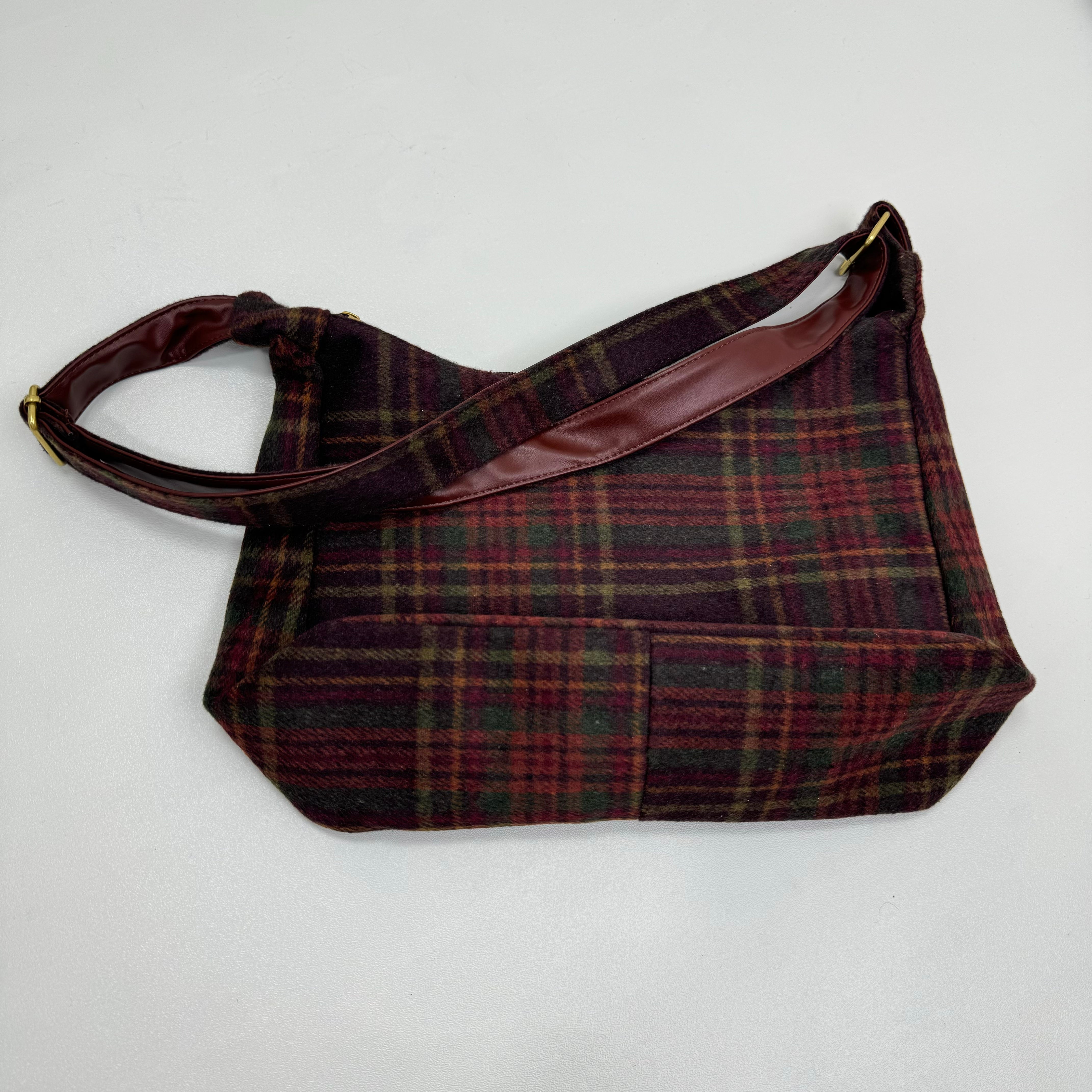 Retro checkered shoulder bag