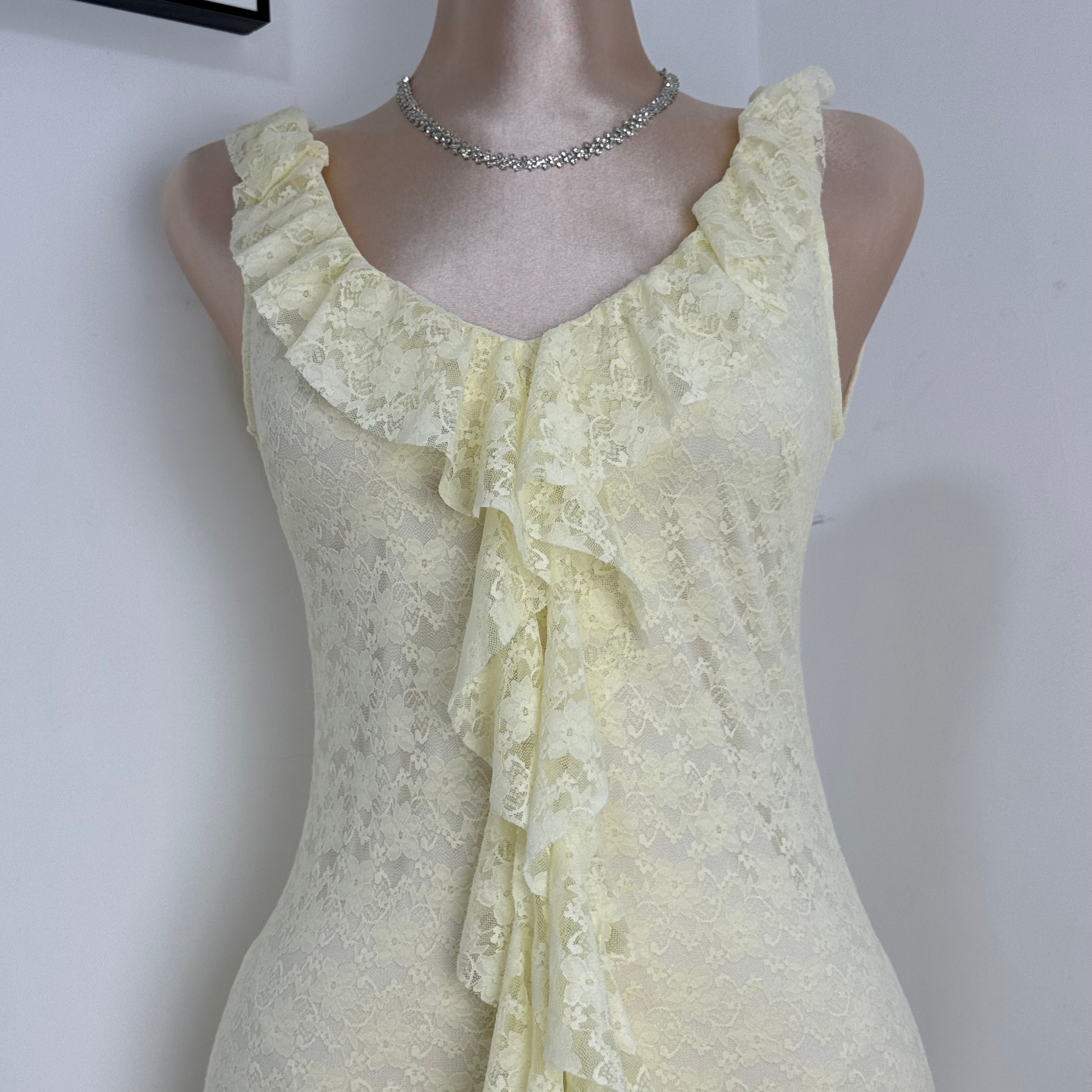 Waist-Cinching Lace Dress