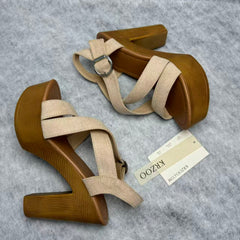 Fish-mouth ankle strap buckle platform shoes