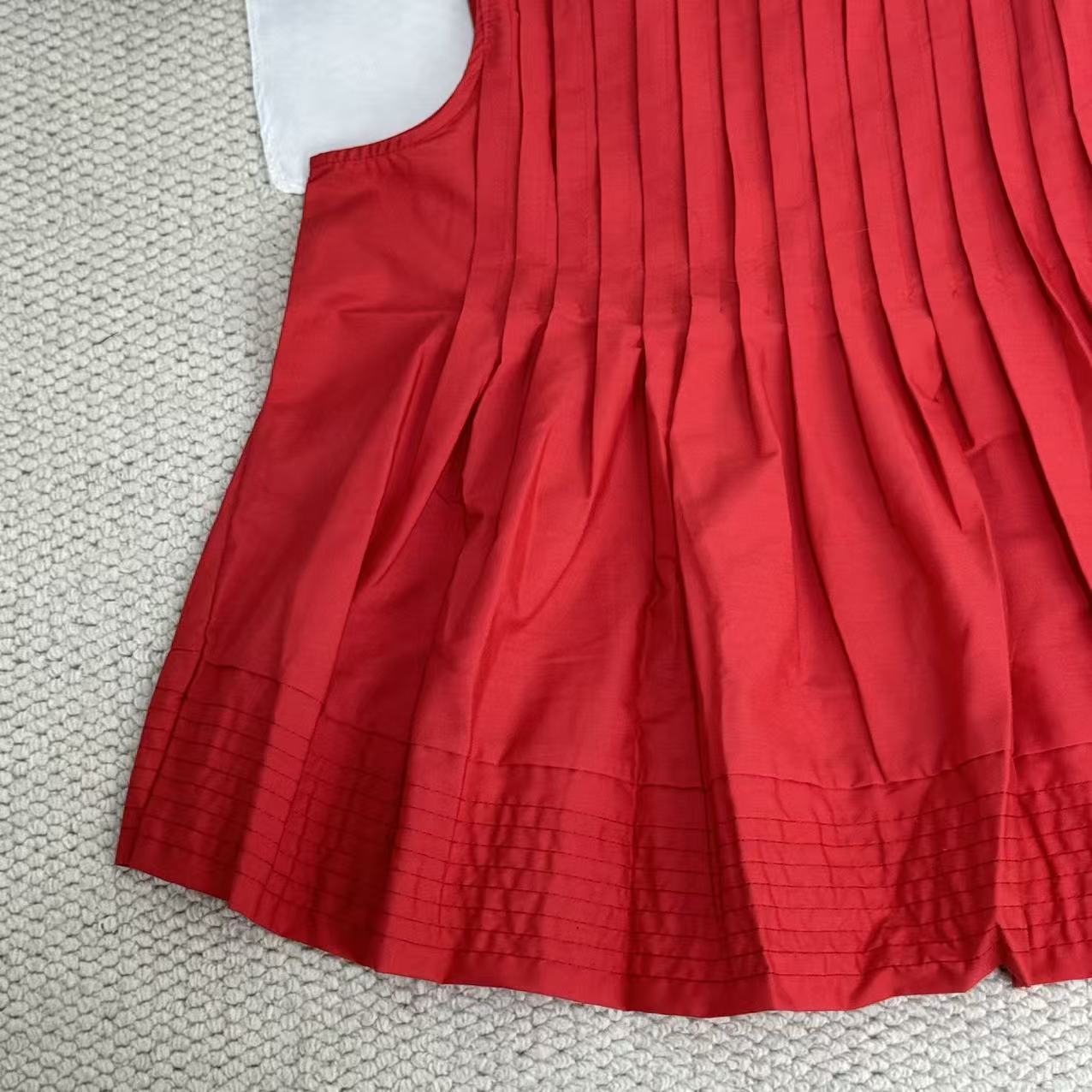 Ruffled slim-fitting loose-back bodice shirt