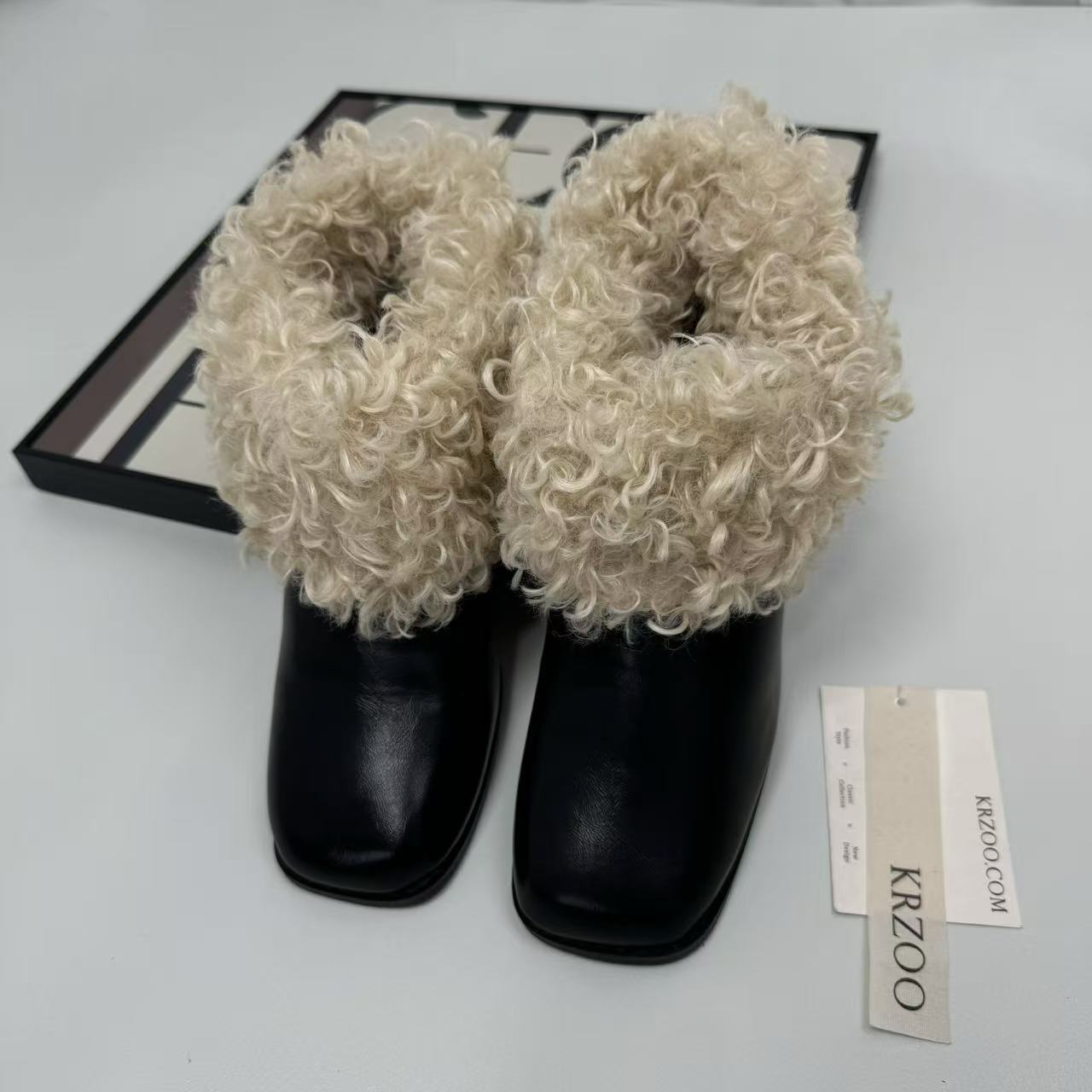 Round-toe thick-soled fuzzy shoes