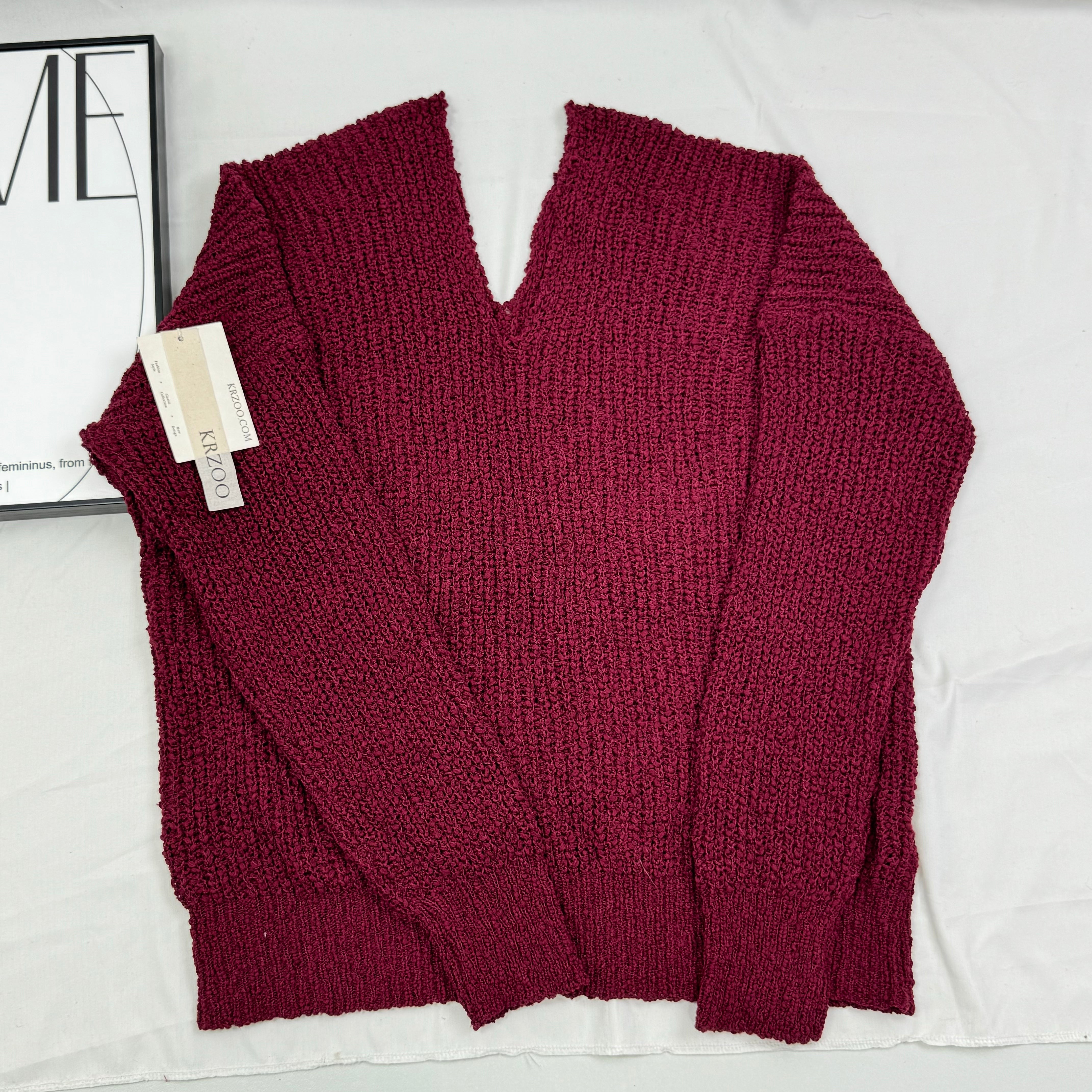 V-neck long-sleeved knitted sweater