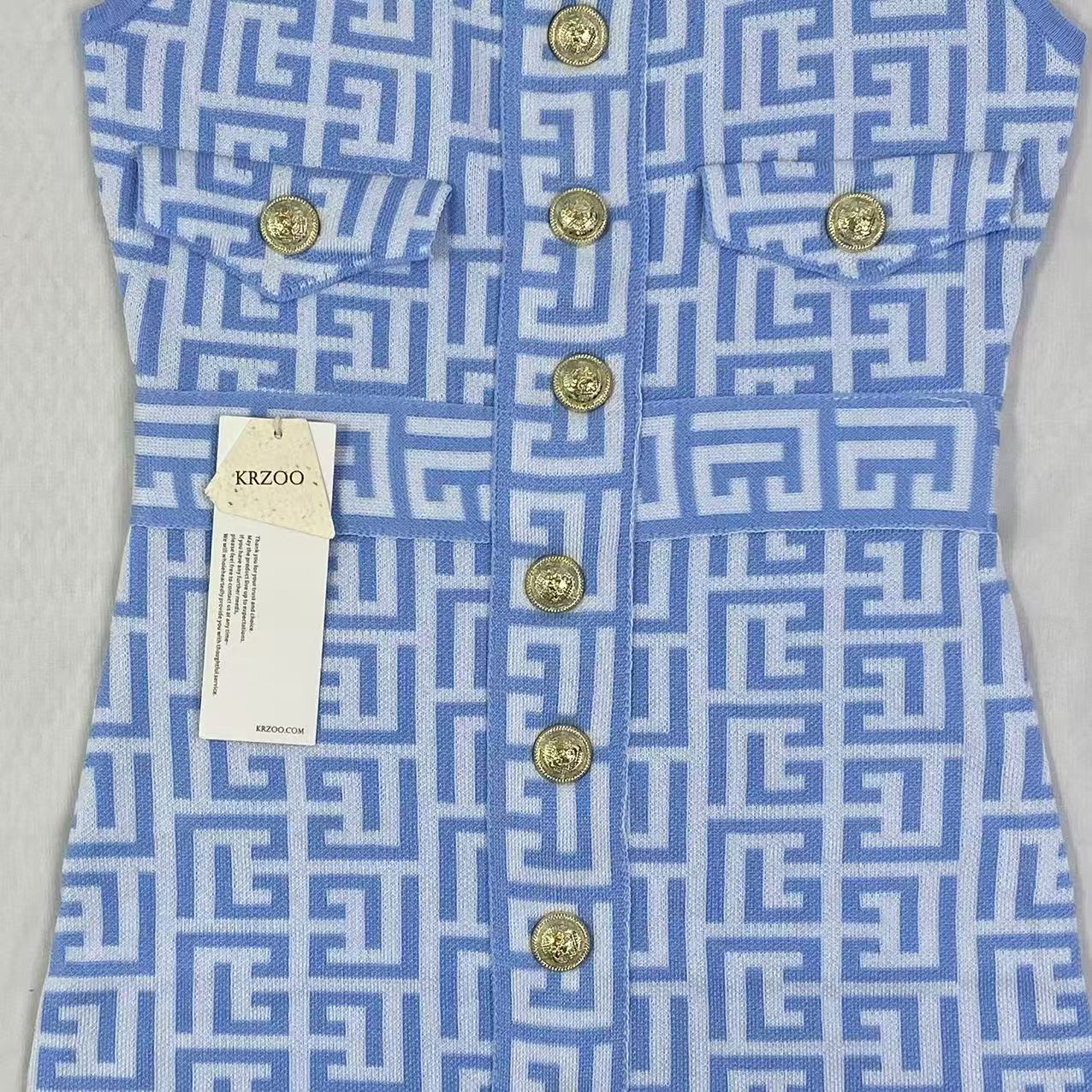 Sleeveless knitted one-piece halter dress