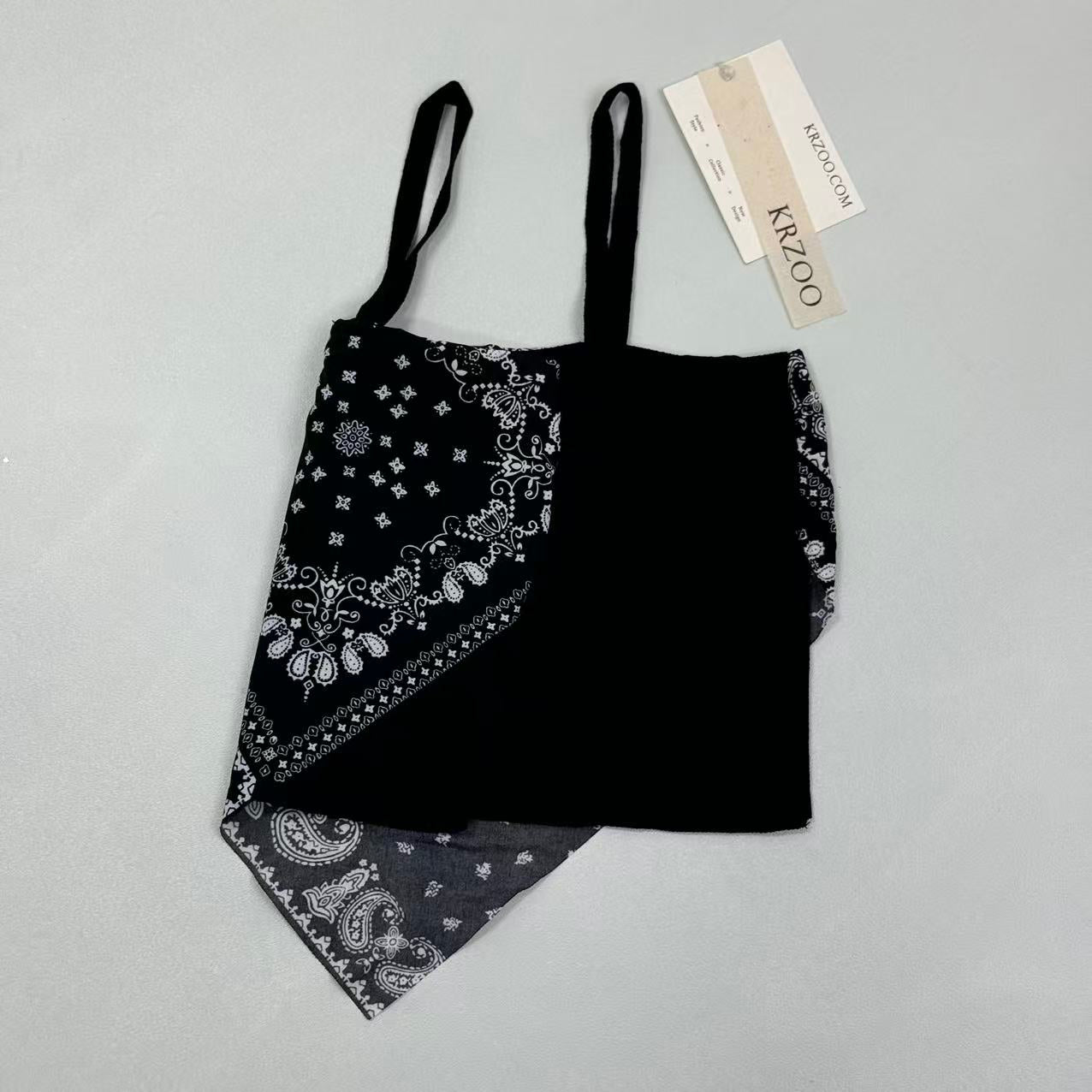 Strapless short-sleeved top with scarf design