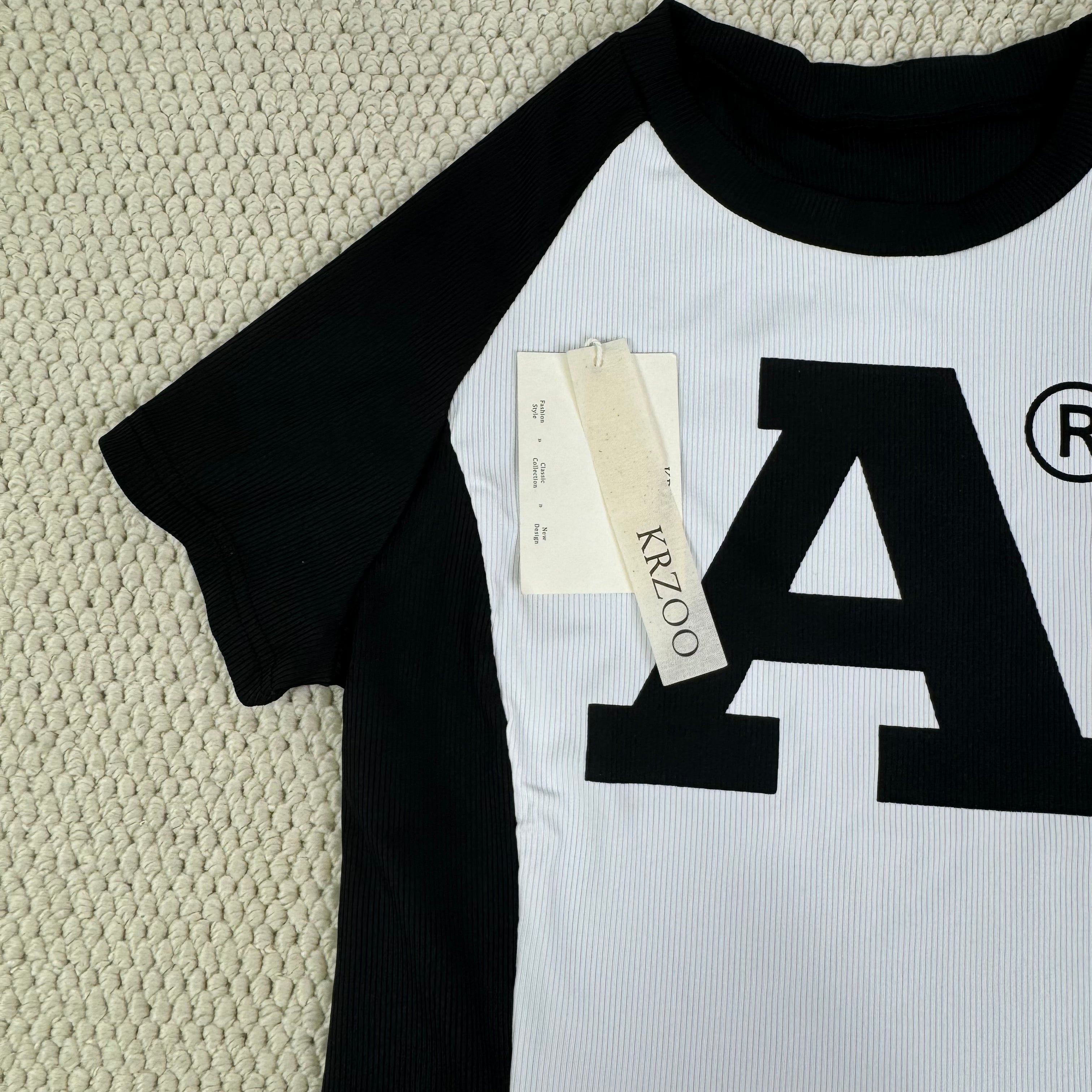 Short-sleeved letter-style t-shirt