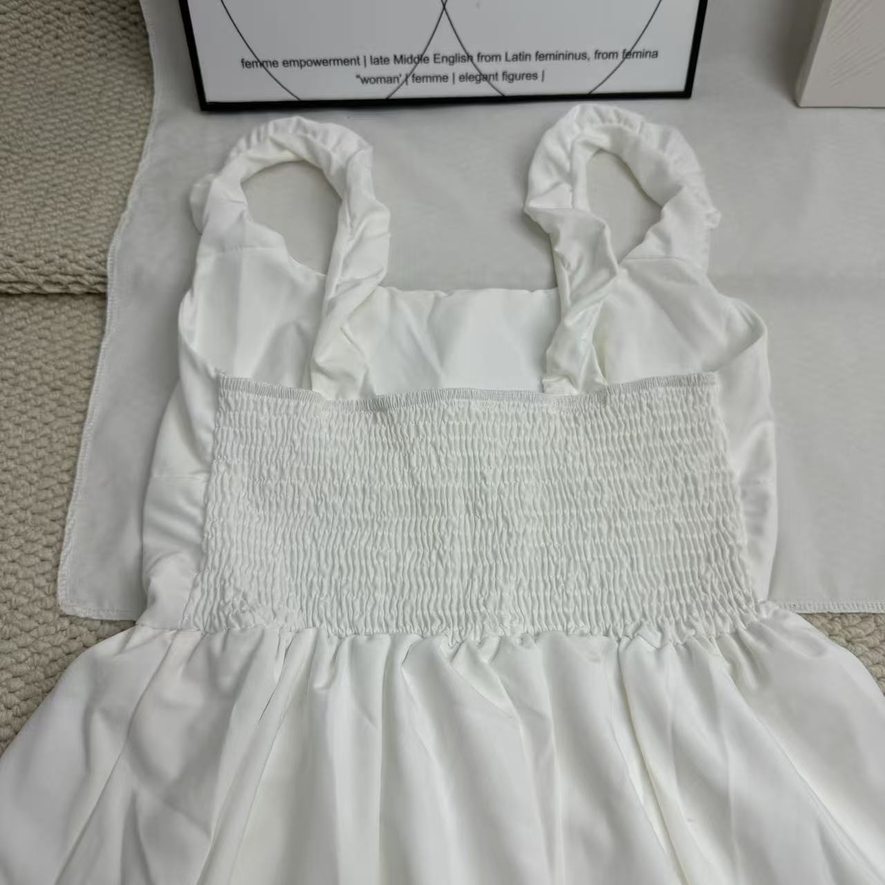 Fluffy and mini flower-patterned dress