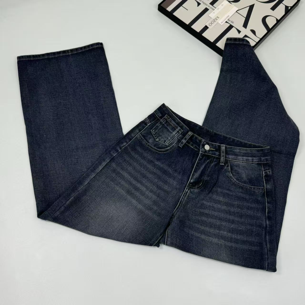 Retro blue water-washed mid-rise flared pants